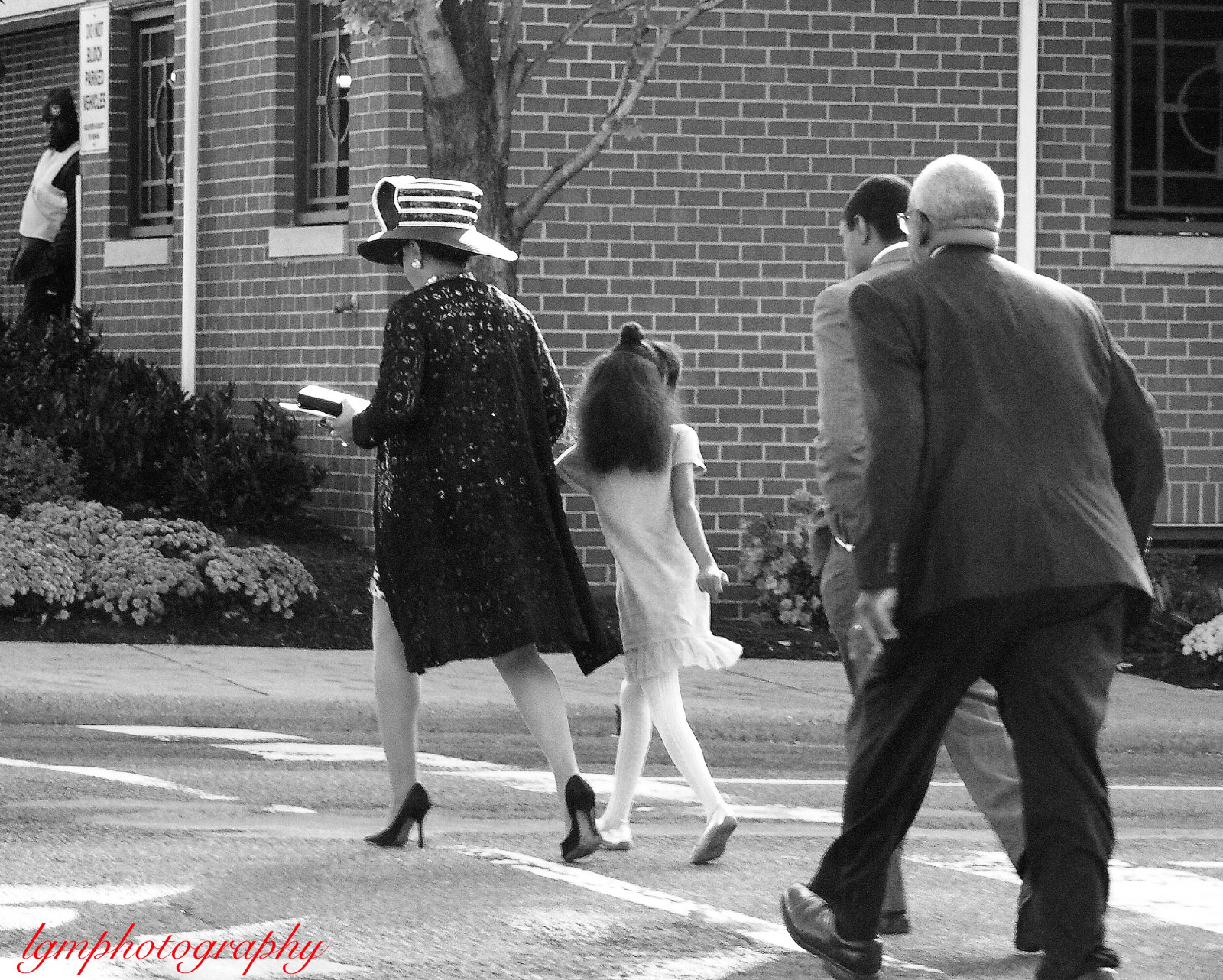 muži, lidé, bílý, Černá, černobílý, ulice, silnice, fotografování, Spojené státy americké, kostel, Alexandrie, infrastruktura, pěší, Neděle, Virginie, dítě, tělesné, muž, žena, fotografie, streetphotography, upřímný, stylový, vysoké podpatky, Černý a bílý, monochromatické fotografování, Film noir, interakce, spěchala, olympusepm2