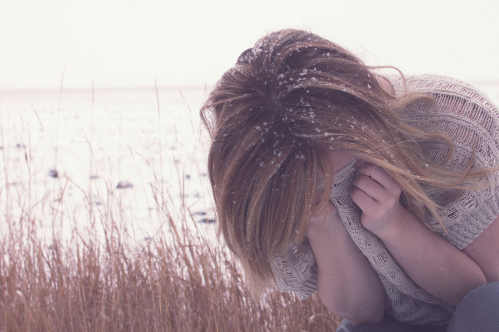 bílý, ruce, dlouhé vlasy, sníh, zima, fotografování, modrý, Studený, Kánon, vlasy, emoce, šťastný, anonymní, dívka, krása, oko, žena, zábava, mimo, ženský, foukání, účes, zimní čas, foukající sníh, hnědé vlasy, Lidské tělo, orgán, zblízka, interakce, jennifergalea, Brrr, snowblowing, zima venku, canont1i