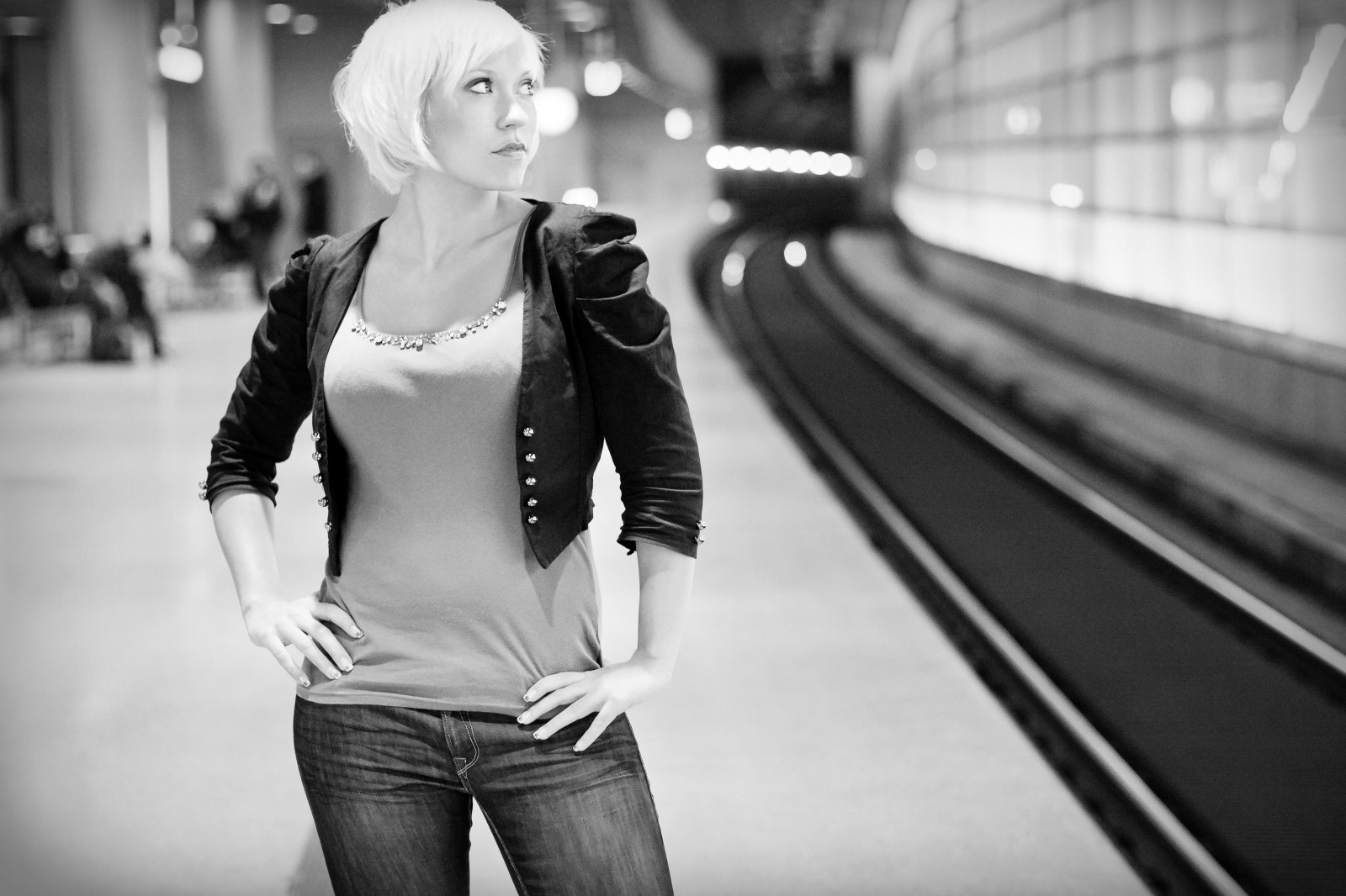 viso, bianca, nero, monocromo, modello, ritratto, gambe, fotografia, Canone, moda, in piedi, stivali, fascino, Amici, Berlino, comune, all'aperto, ragazza, bellezza, Sorriso, ragazze, signora, divertimento, simpatico, femmina, sexy, dolce, Potsdamerplatz, stile, fotografia, flickrunitedaward, caldo, istantanea, bianco e nero, fotografia in bianco e nero, fotografia di ritratto, servizio fotografico, bbproductionz, monchrome