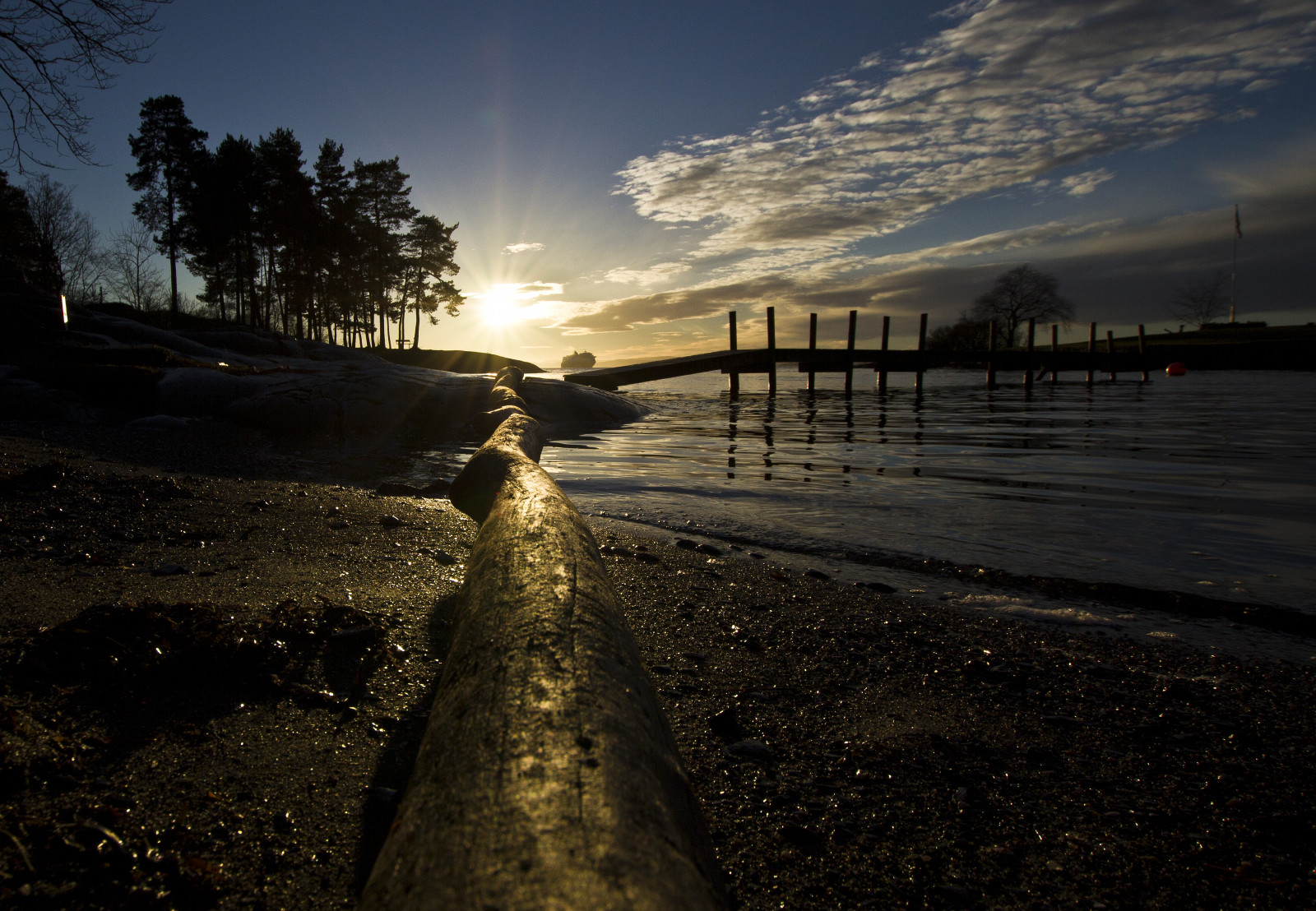 slunečnímu záření, stromy, krajina, západ slunce, moře, noc, jezero, voda, pobřeží, odraz, nebe, stín, zima, silnice, mraky, pláž, dřevo, svítání, podepsat, Studený, Norsko, večer, ráno, vlny, řeka, slunce, Kánon, horizont, atmosféra, fjord, dok, soumrak, Oslo, kolík, Sluneční paprsek, světlo, mrak, paprsky, strom, Pohled, capitol, svítání, prozkoumat, rostlina, waterscape, prozkoumal, vlna, dof, prosinec, přímořská krajina, přístav, odrážet, Bygd y, směr, tma, canoneos60d, ilobsterit, zobrazování, Atmosféra Země, meteorologický jev, jev, Přímo, určit, isawthelight, pointingatthesun
