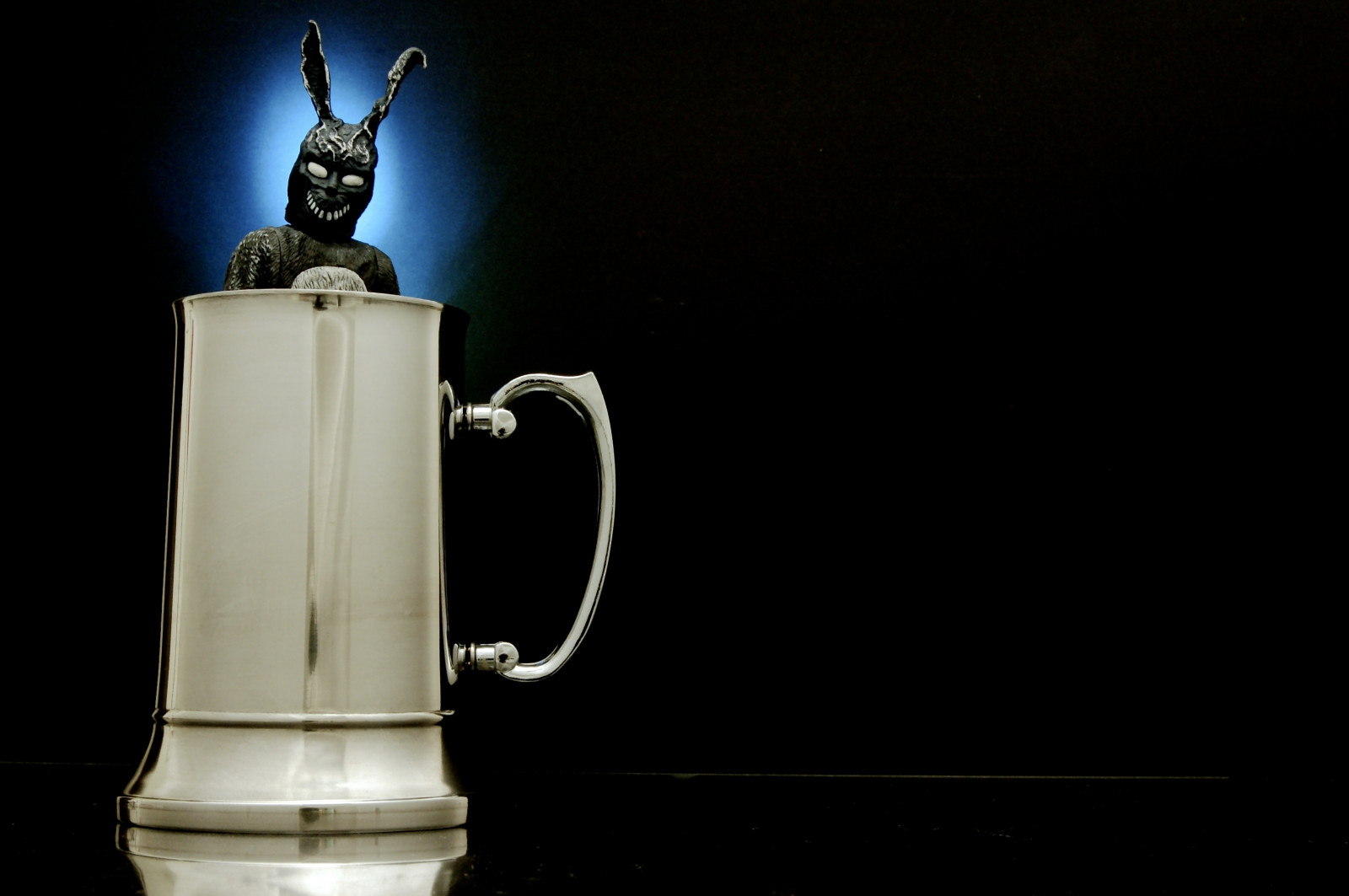 oblíbený, Černá, králičí, Králíček, předvečer Všech svatých, Upřímný, zábava, Hračka, akční figurka, fotografie, legrační, obraz, akce, obrázek, CC, frankenstein, postava, smát se, spálit, Stein, Donnie Darko, bunnysuit, instudio, jdhancock