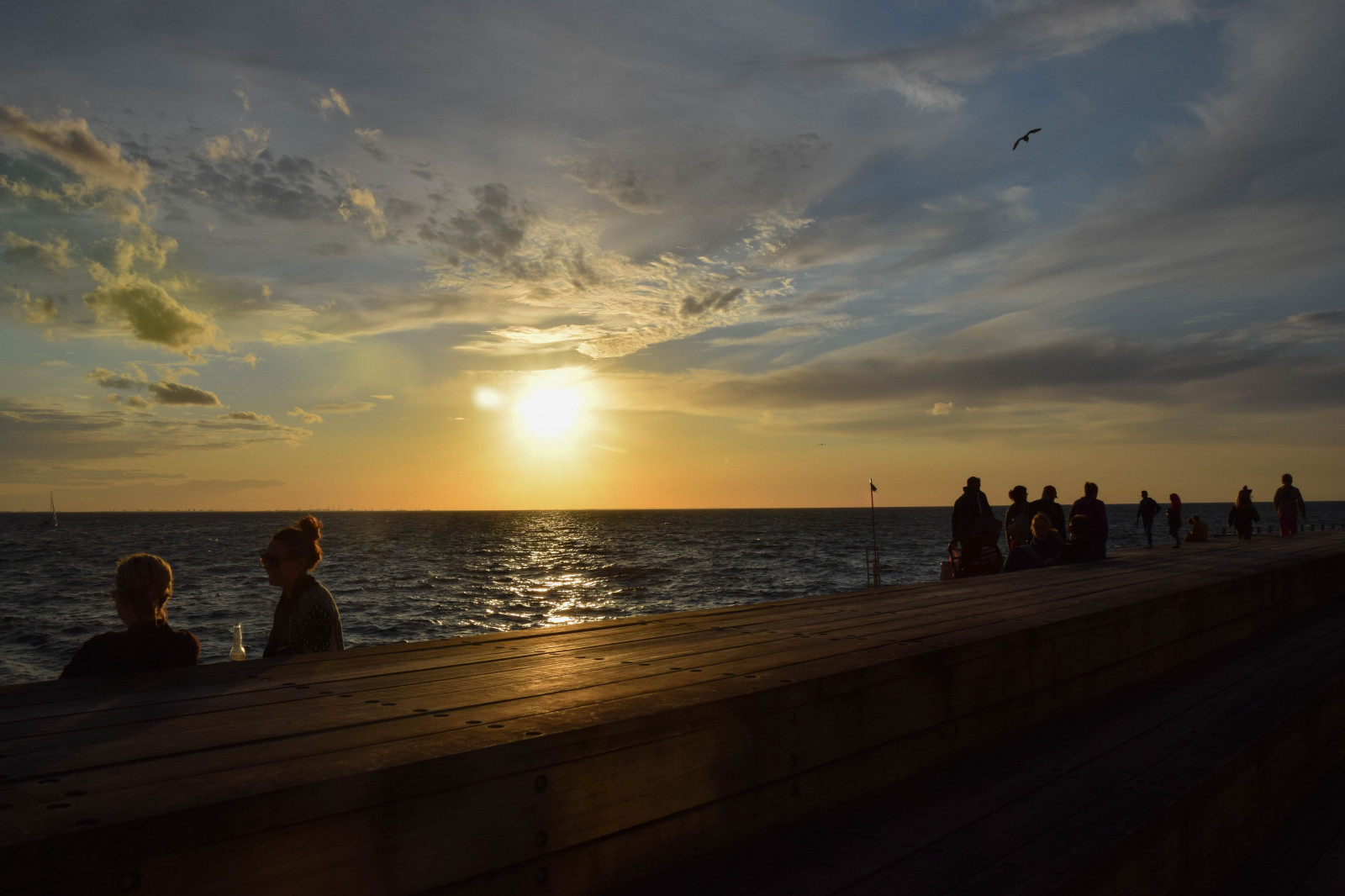 slunečnímu záření, západ slunce, moře, záliv, voda, pobřeží, nebe, mraky, pláž, svítání, večer, ráno, pobřeží, slunce, oranžový, horizont, letní, molo, Švédsko, soumrak, mrak, svítání, oceán, siluety, vlna, v strahamnen, resund, solnedg ng, sk ne, Malmo, tr d cket, siluetter, odlesk