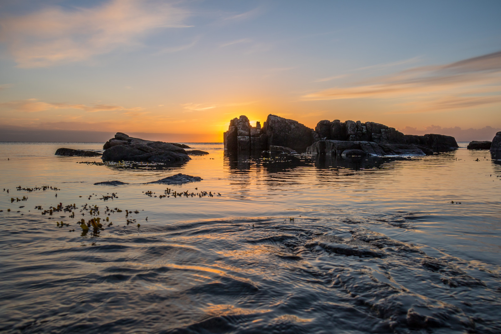 slunečnímu záření, západ slunce, moře, záliv, voda, Skála, pobřeží, písek, odraz, nebe, pláž, svítání, večer, ráno, pobřeží, horizont, pelerína, soumrak, mrak, svítání, oceán, vlna, vatten, hav, soluppg ng, gryning, exif modelu canoneos760d, geocountry, Kamera aby kánon, geocity, Model fotoaparátu canoneos760d, geostate, geolocation, EXIF čočka efs18200mmf3556is, exif aby kánon, EXIF isospeed 100, EXIF otvor 71, exif focallength 18mm, Simrishamn, v rhallarna, gyllenetimmen, gioldenhour, tělo z vody, mořská vlna