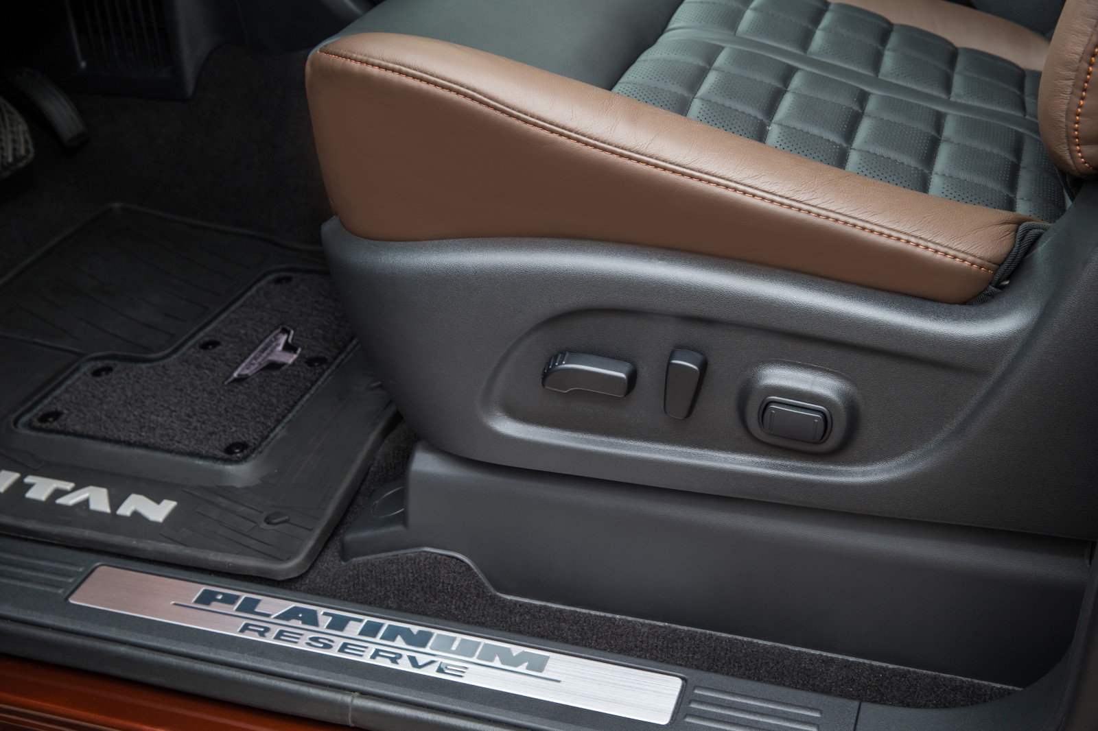 bil, BMW, køretøj, Nissan, rat, Sedan, netcarshow, netcar, bil billeder, bil foto, 2017, Titan Crew Cab, jord køretøj, automotive exterior, bil make, luksus køretøj, familie bil, kofanger, kompakt bil, crossover sUV, udøvende bil, sport utility køretøj, midten størrelse bil