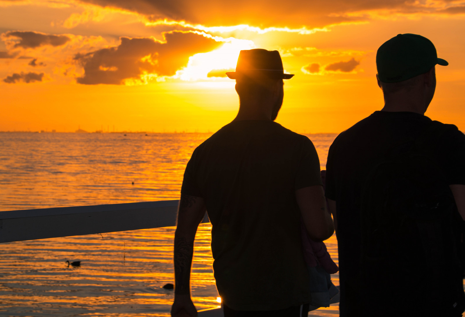 mennesker, solnedgang, vand, silhuet, strand, aften, bro, Sol, sommer, Sverige, skumring, Sverige, lys, udendørs, ocean, sk nel n, SE, Ribersborg, Ribban, resund, streng, Brygga, solnedg ng, brygga3, siluett, hav, malmø, tbryggan