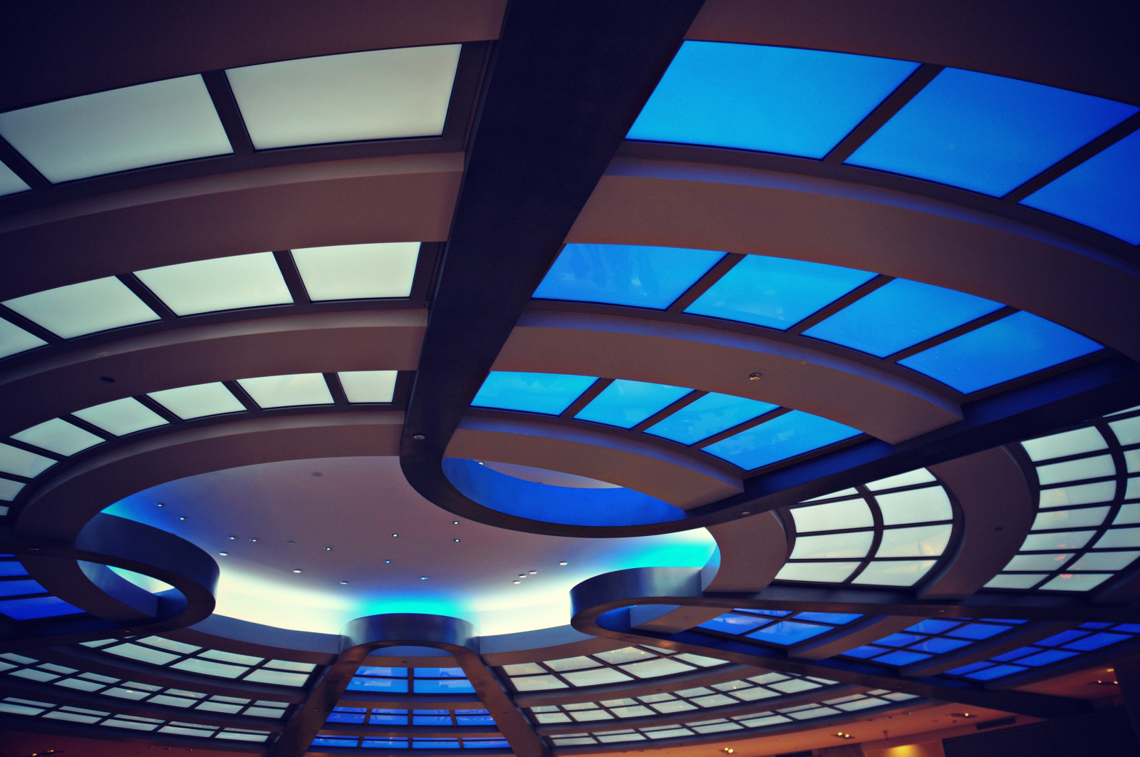 finestra, astratto, simmetria, blu, bicchiere, Sony, cerchio, Linee, cupola, struttura, luce del sole, centro commerciale, forma, modelli, tetto, linea, soffitto, nex, alfa, curve, NEX5N, illuminazione diurna, HCS, dcist, flipmode79, tysonscorner
