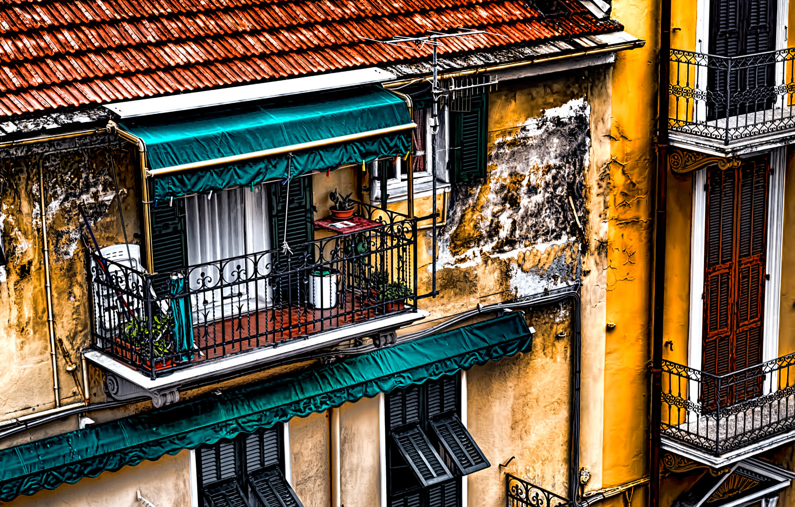 finestra, città, strada, paesaggio urbano, Italia, architettura, costruzione, strada, casa, balcone, cittadina, colore, vicolo, ville, facciata, savona, gareggiare, area urbana, Palazzi, Strade, alassio, marcotrovo, liguriaitalia