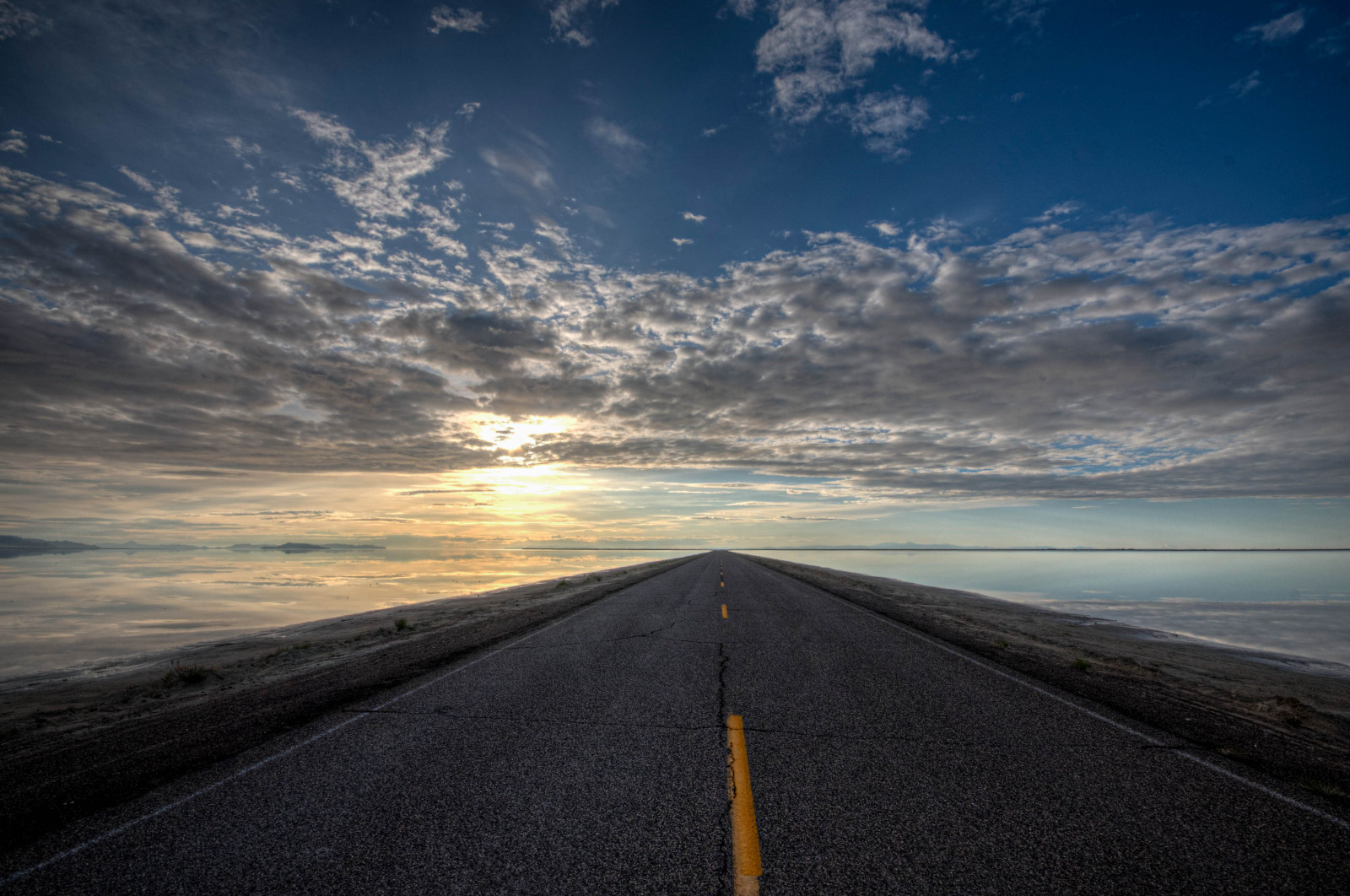 Wallpaper : Utah, Bonneville Salt Flats, road, clouds, Silsbee, USA