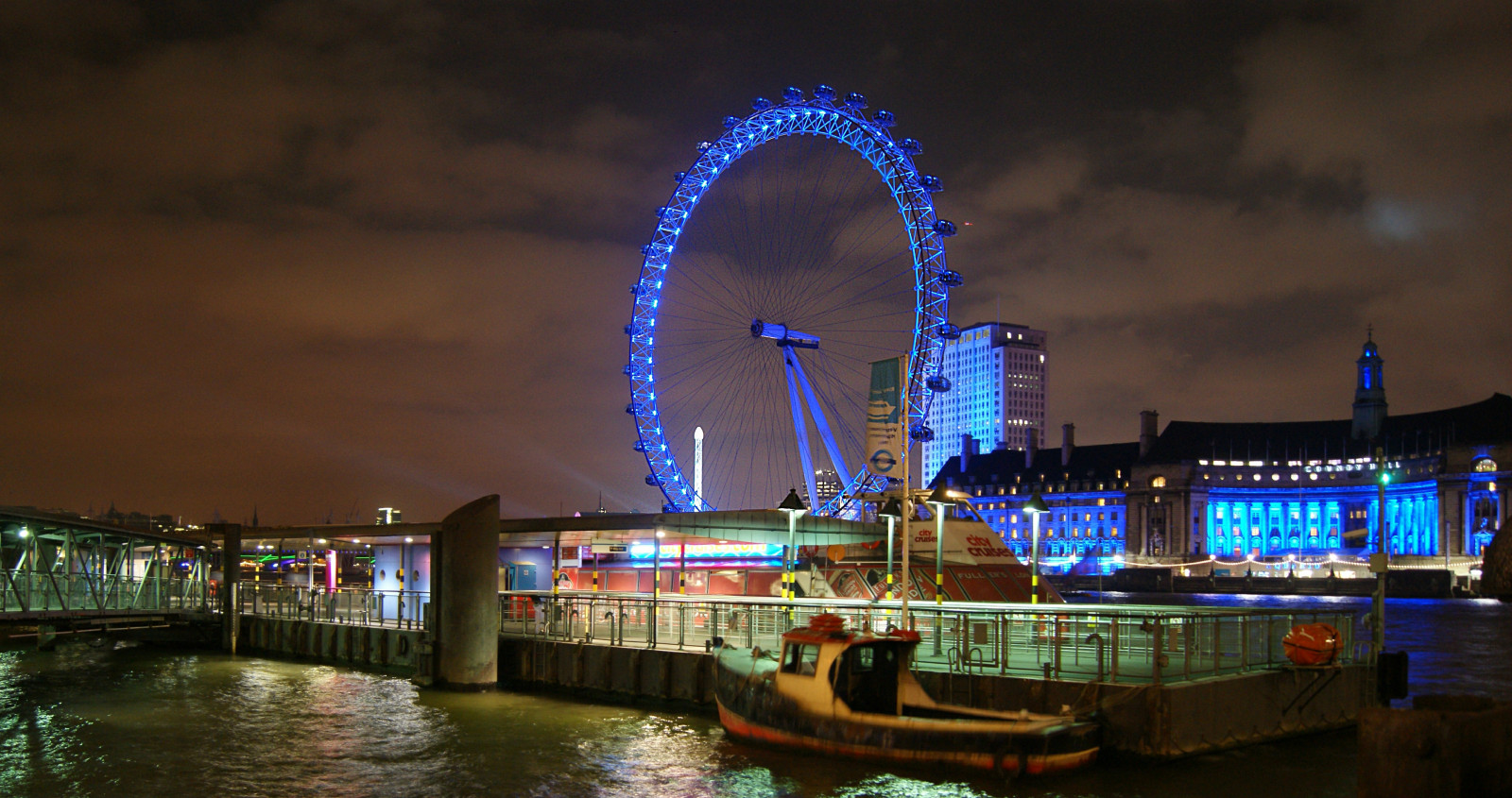 Londýn, město, panoráma města, noc, architektura, voda, budova, odraz, nebe, mrakodrap, Anglie, večer, most, Ruské kolo, Spojené království, metropole, veletrh, světlo, osvětlení, Ruské kolo, tma, mezník, Británie, rekreace, centrum města, turistická atrakce, Metropolitní oblast, zábavní park, zábavní jízda, řeka Temže, Velký Londýn