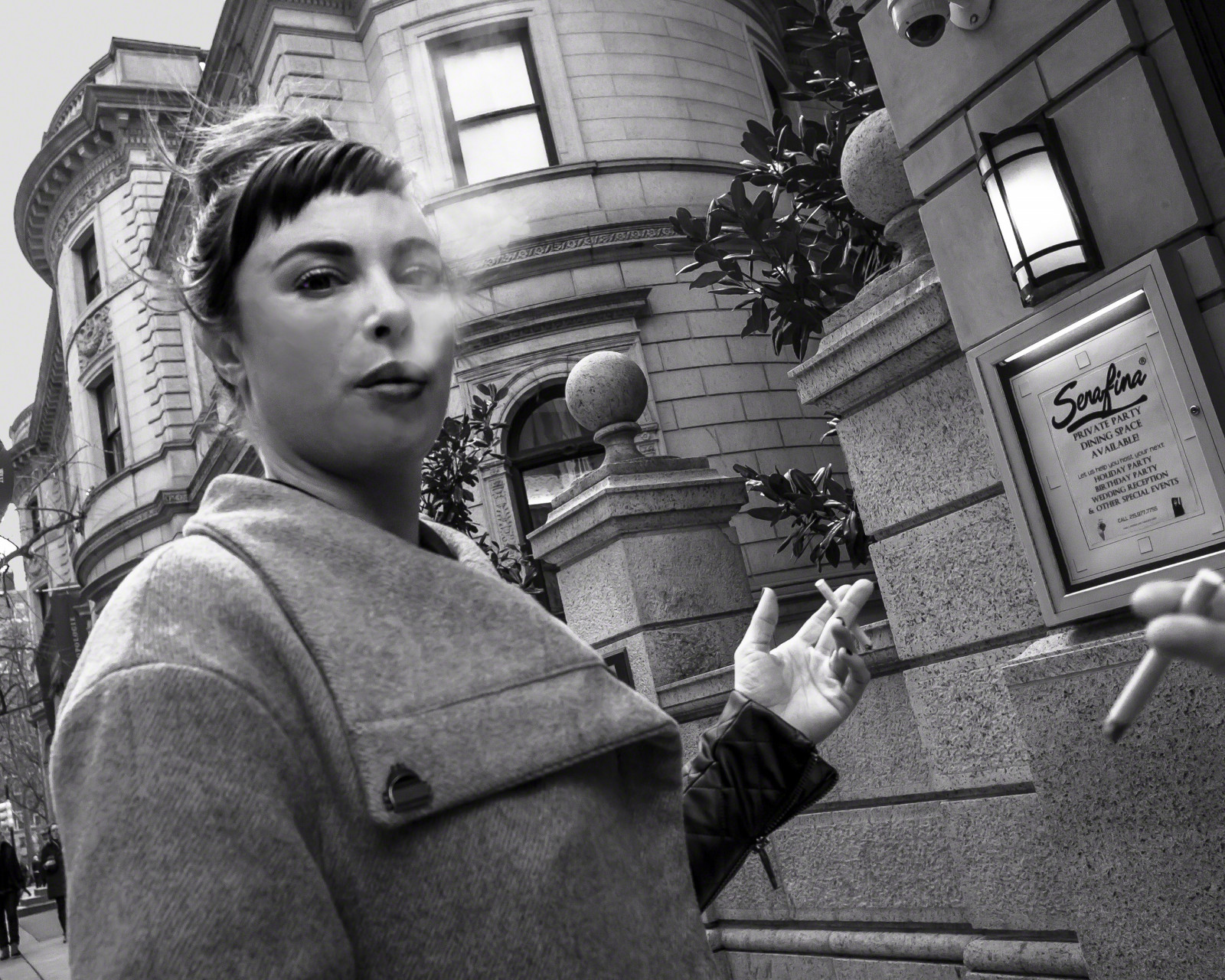 mennesker, sort, monokrom, by, gade, by-, fotografering, Philadelphia, 2013, Mono, sort og hvid, bw, sort hvid, streetphoto, fotografi, streetphotography, Ricoh, 28mm, oprigtig, 18mm, sp, øjebliksbillede, GXR, sort og hvid, monokrom fotografering, film noir, a12