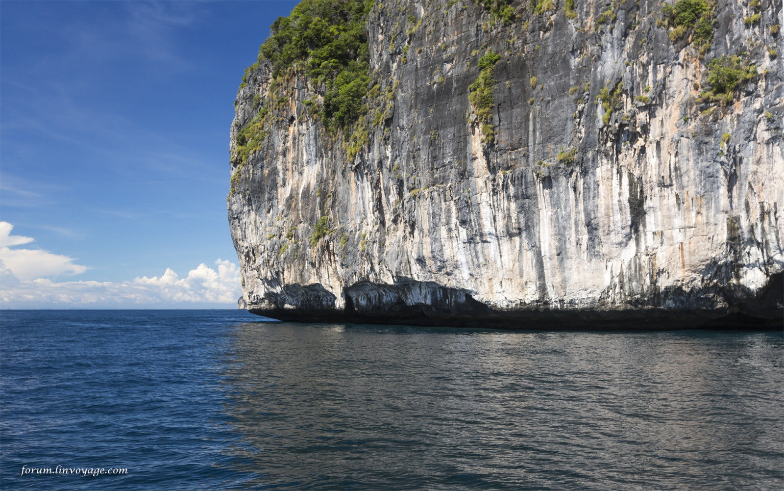 loď, moře, záliv, voda, Skála, tráva, vozidlo, zelená, modrý, pobřeží, útes, ostrov, pelerína, Malajsie, jachta, Thajsko, kapitán, Formace, Langkawi, Terén, venkovní, oceán, ostrůvek, phuket, phuketian, plachta, Phiphi, phuketphotographernet, forumlinvoyagecom, fí, landform, mořské jeskyně