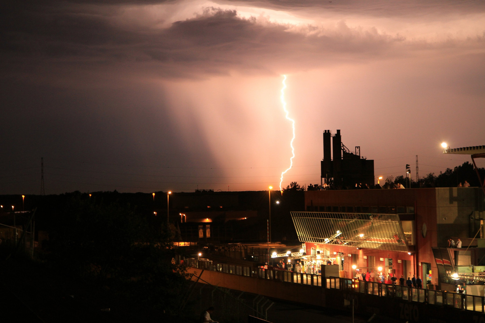 západ slunce, město, panoráma města, noc, auto, nebe, Blesk, panoráma, večer, Kánon, atmosféra, soumrak, hrom, metropole, dodávka, elektřina, mrak, centrum, 24105, l, cars, závod, tma, eos, 7d, 24, hodiny, obvod, urban area, meteorologický jev, jev, Zolder, Onweer, Bliksem, Uren