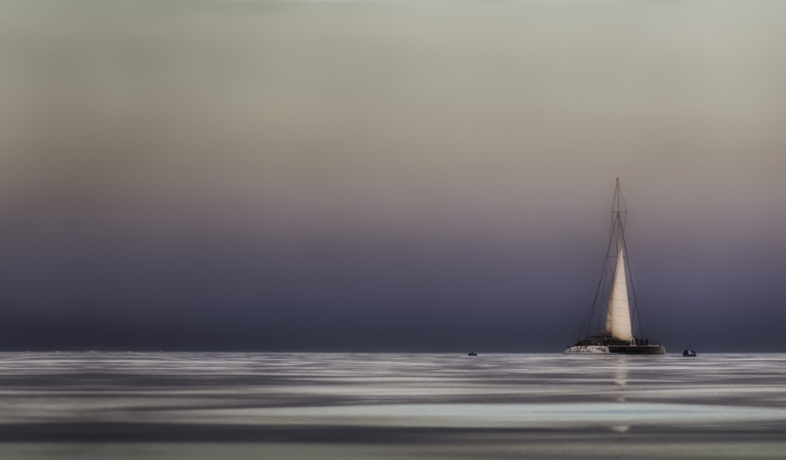 loď, západ slunce, moře, voda, pobřeží, nebe, uklidnit, modrý, večer, ráno, mlha, vítr, horizont, atmosféra, Dovolená, Egypt, plachtění, mrak, mlha, mygearandme, oceán, jachta, vlna, kanál, slapy, Schiff, plachta, sonnenuntergang, wasser, Urlaub, meer, Ruhe, mořská vlna, Rudé moře, Segeln, rotesmeer, Gypten, Katameran, Ingridworks