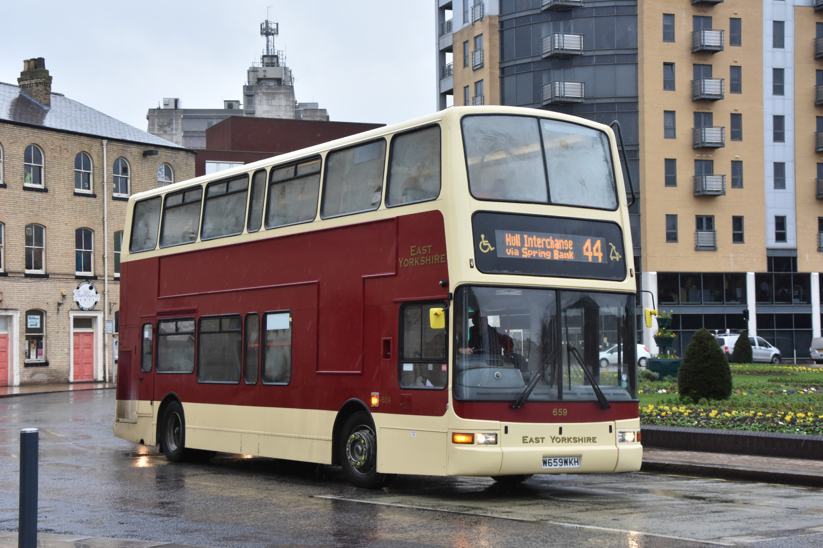 città, strada, veicolo, cittadina, bacino, Volvo, trasporto, Yorkshire, allenatore, autobus, nuovo, est, il motore, giardini, centro, regine, viale, corsia, Presidente, area urbana, area metropolitana, Quartiere, auto compatta, veicolo a motore, modalità di trasporto, trasporto pubblico, scafo, livrea, Servizi, Bus Turistico, autobus a due piani, Eybusman, Plaxton, B7tl, eyms, W659wkh