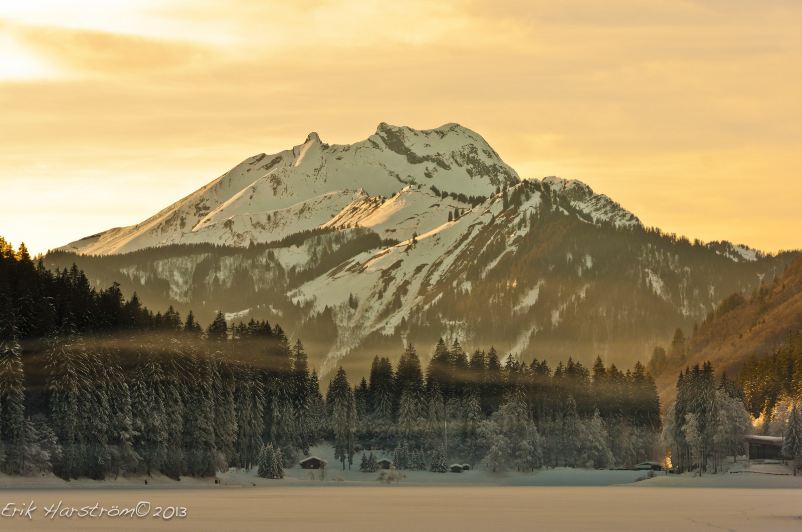 slunečnímu záření, krajina, západ slunce, kopec, Příroda, odraz, sníh, zima, svítání, večer, ráno, poušť, údolí, Francie, divočina, soumrak, plošina, neige, 2012, mrak, hora, počasí, svítání, sezóna, mléko, Janvier, Horní Savojsko, přírodní prostředí, atmosférický jev, horských reliéf, landform, geografický rys, pohoří, badlands, rv nealpes, Montriond