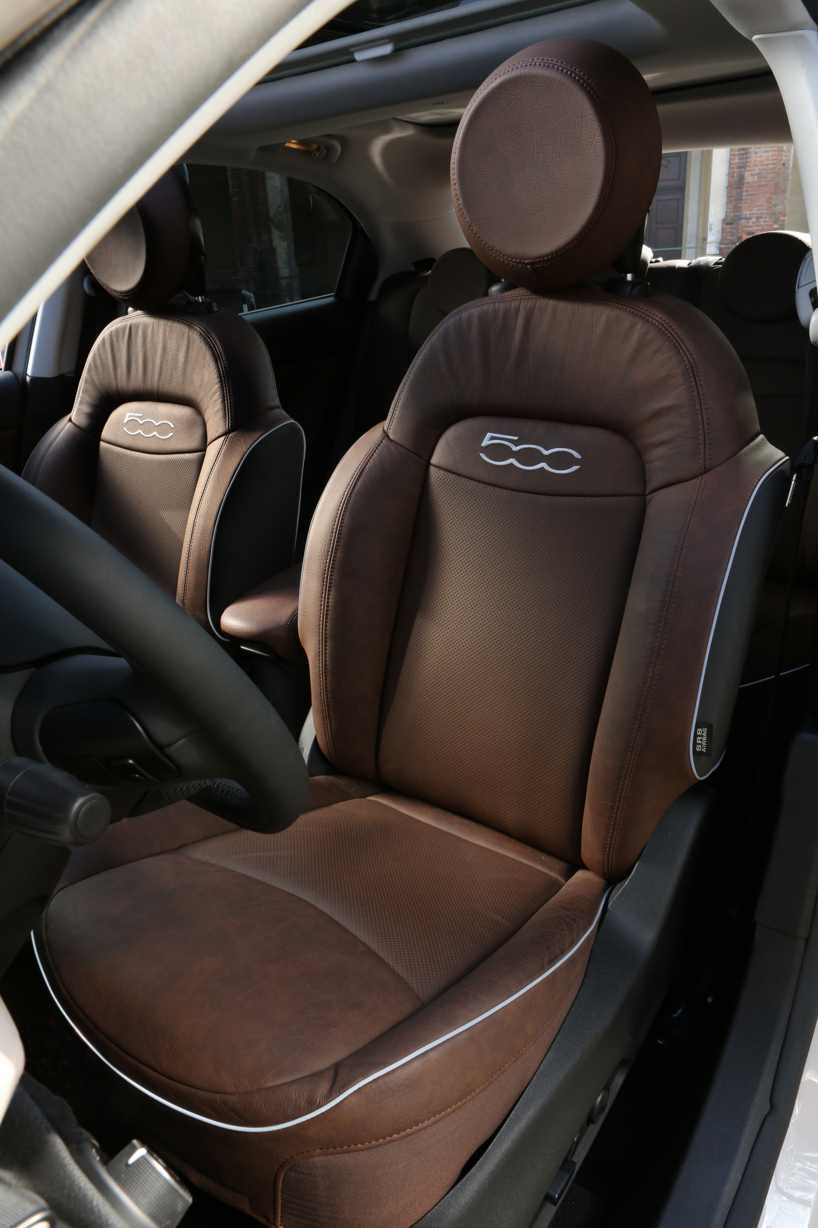 Auto, Fahrzeug, 2015, Lenkrad, Limousine, FIAT, Netcarshow, Netcar, Auto Bilder, Auto Foto, 500X, Landfahrzeug, Automobil-Design, Automotive außen, Automobil machen, Familienwagen, Sport Nutzfahrzeug, Kleinwagen, Mittleres Auto, Autositz