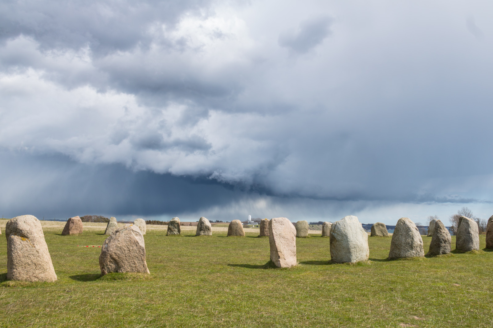 krajina, moře, kopec, Skála, nebe, pobřeží, vítr, plošina, památník, mrak, hora, nebe, moln, k seberga, alestenar, alesstones, temná obloha, venkov, atmosférický jev, geografický rys, badlands