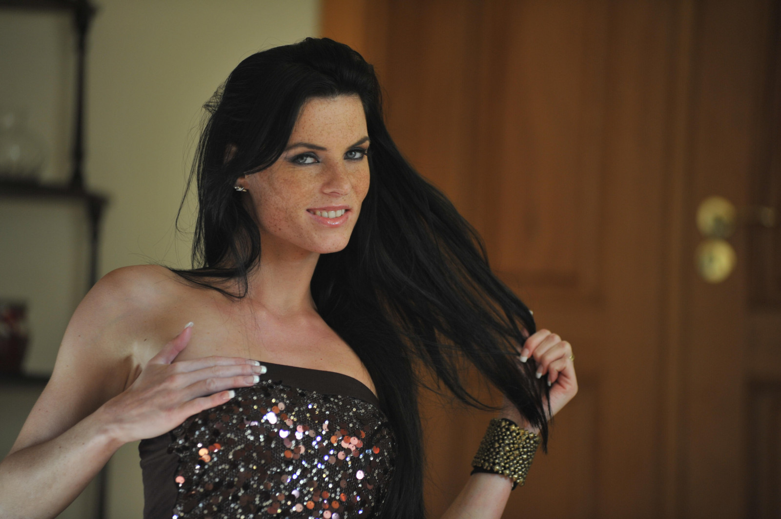 Wallpaper : Eileen Sue, women, brunette, long hair 4256x2832 - swish - 1519055 - HD Wallpapers