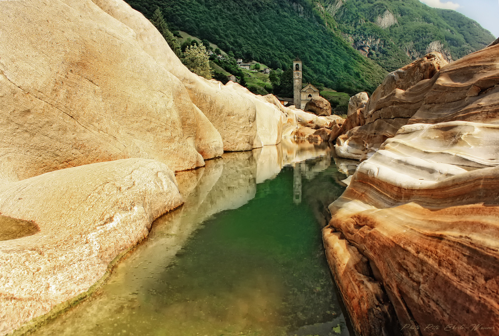 krajina, hory, voda, Skála, odraz, útes, skály, národní park, údolí, kaňon, Švýcarsko, kostel, Alpy, Formace, Terén, Landschaft, hora, vodní tok, zátoka, kirche, wasser, Schweiz, alpen, Berge, Fluss, spiegelung, Felsen, ticino, geologie, horských reliéf, vádí, badlands, bach, Tessin, sráz, neočekávaný výskyt, vodní zdroje, Lavertezzo, Gletscherbach