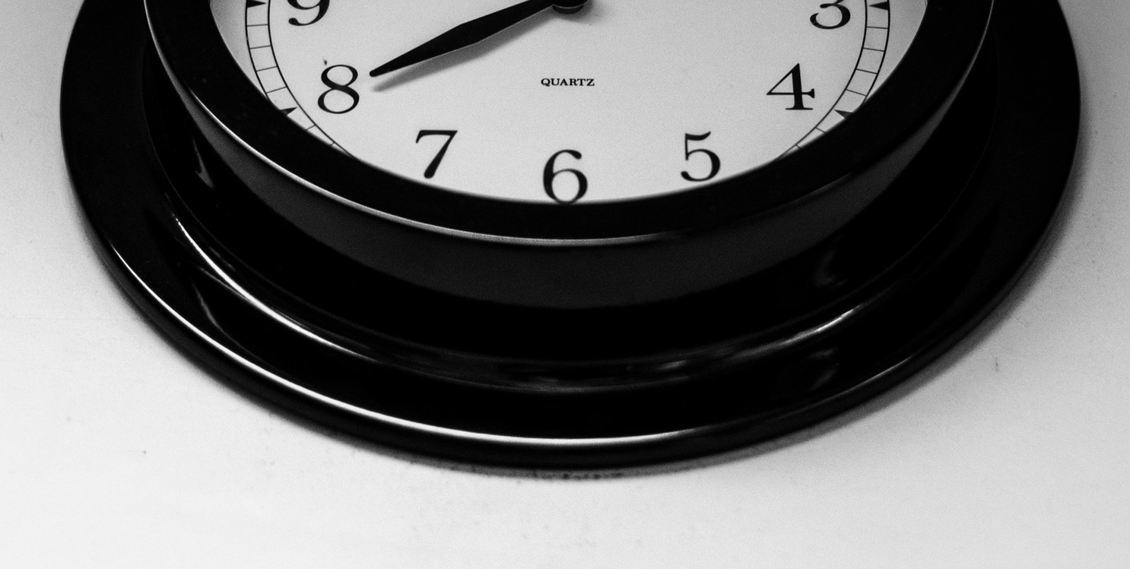 nikond750, โครงการ 365, afsnikkor50mm118g, primelens, ครึ่ง, นาฬิกา, daylightsavingstime, odc, marchmadness, ครึ่งแรก, basketballterms, ดำขาว, ขาวดำ, highcontrast, ไทม์, ตัวเลข