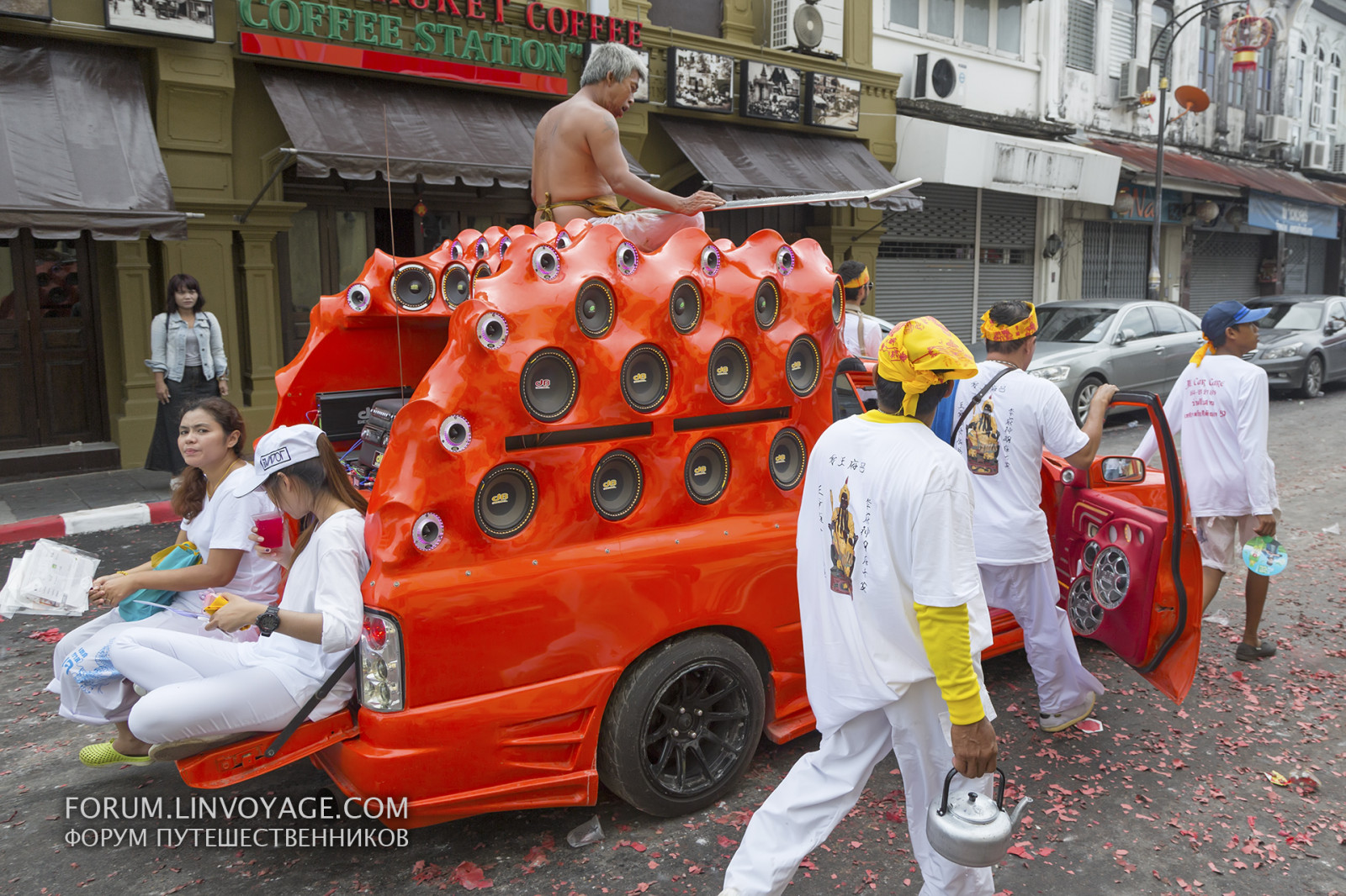 bílý, město, ulice, auto, Červené, vozidlo, hudba, zelená, oranžový, město, Thajsko, jasný, nákladní auto, událost, zvuk, SUV, Karneval, průvod, RENTGEN, vyzvednout, den, venkovní, festival, kolo, super, mega, extrémní, Pattaya, krabi, Samui, phuket, obrovský, vegetariánský, phuketvegetarianfestival, netvor, prodejce