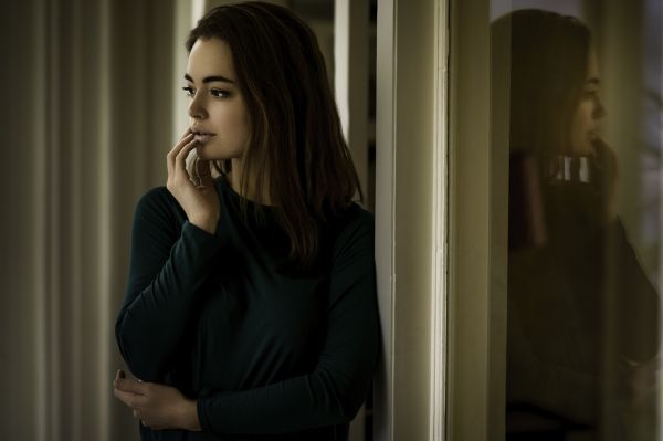 Russian Model,brunette,women,Lidia Savoderova,Chris Bos,reflection