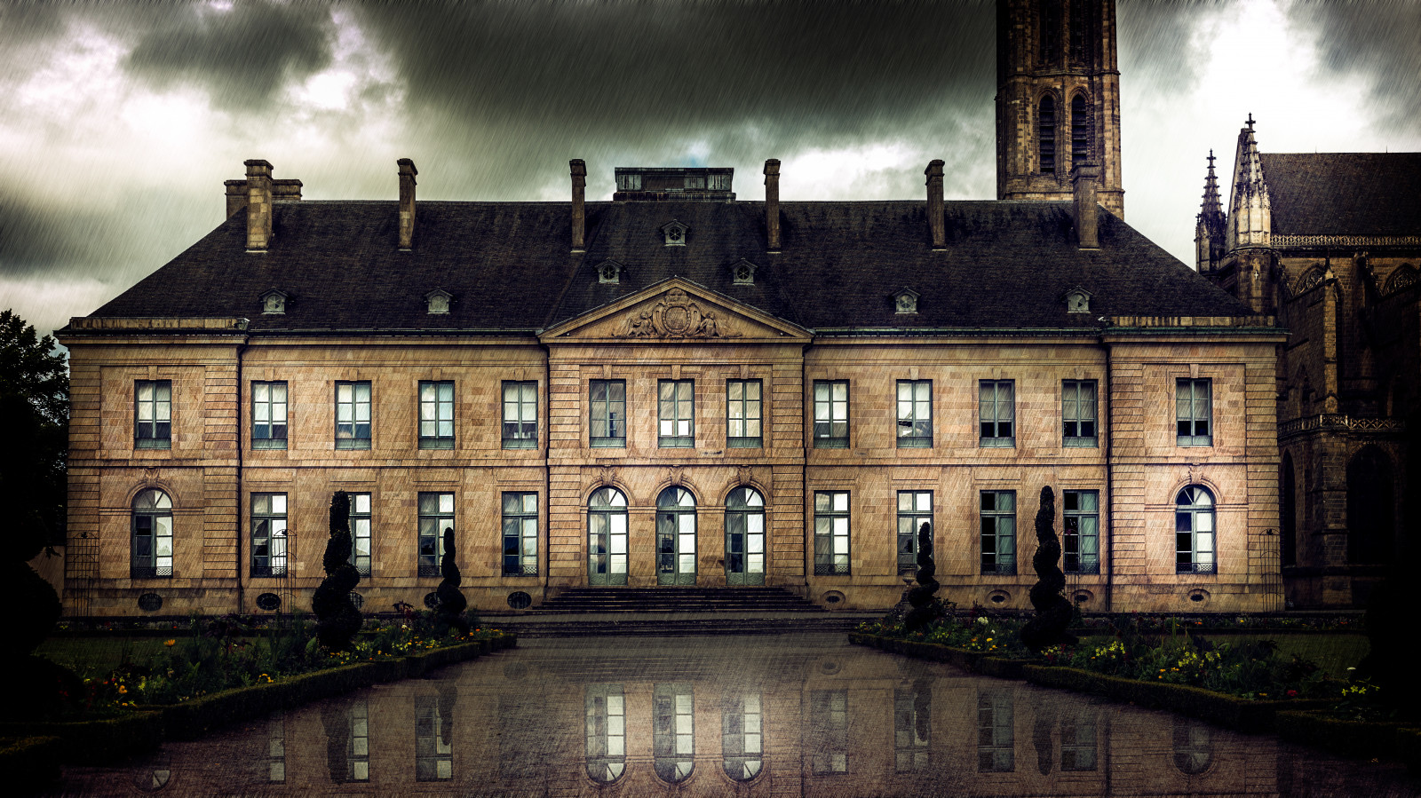 bybilledet, nat, arkitektur, bygning, afspejling, regn, hus, storm, aften, slot, Limoges, palads, slot, ejendom, milepæl, palæ, facade, byområde, Limousin