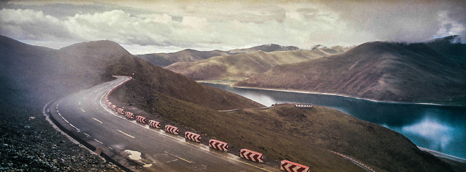 krajina, Čína, kopec, jezero, voda, nebe, silnice, fotografování, fjord, horský průsmyk, Tibet, Lake District, mrak, hora, nádrž, vysočina, jezero, horských reliéf, letecké snímkování, pohoří, klesl, vodní zdroje, Hasselbladxpan, fixed link