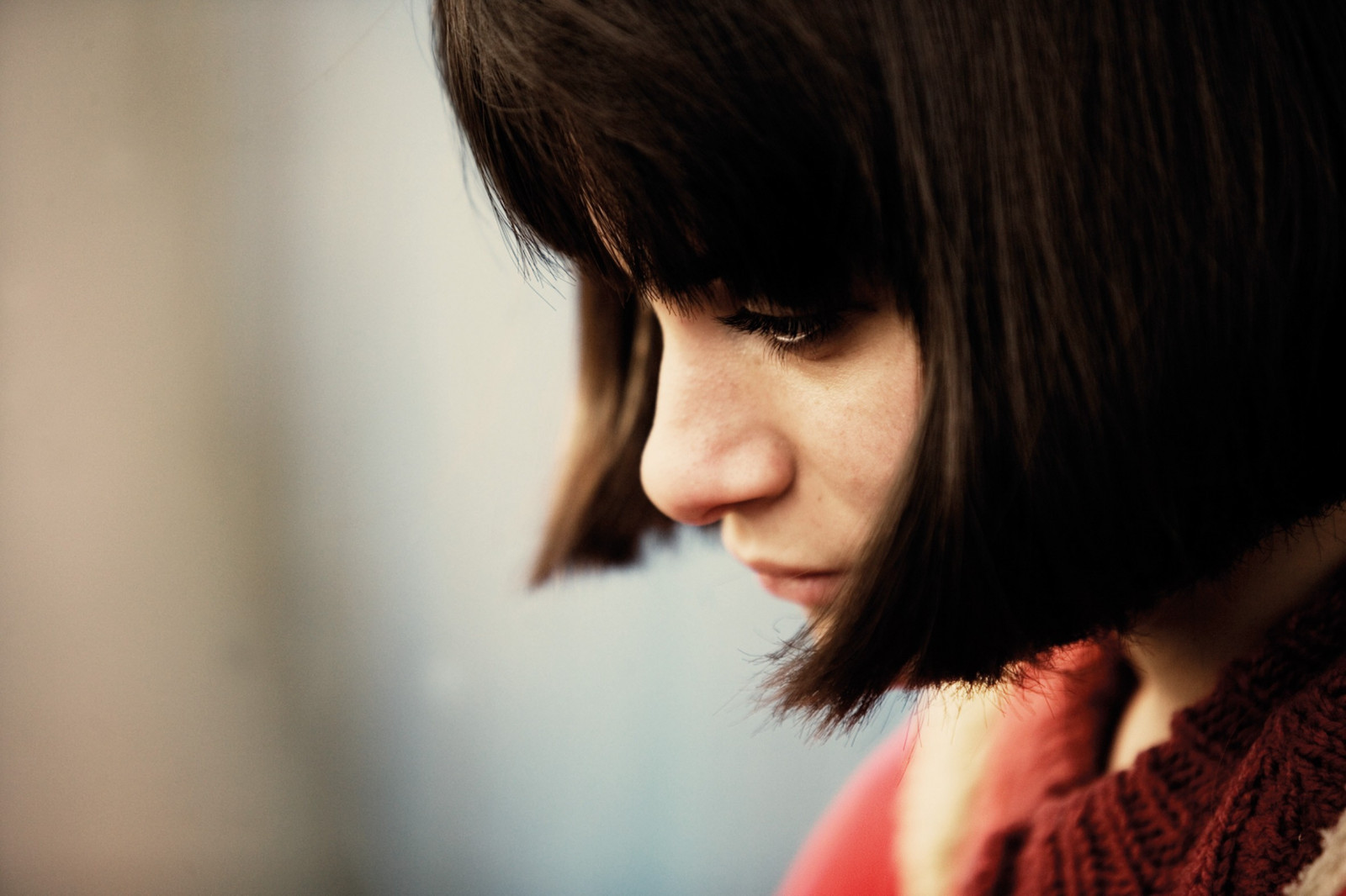 tvář, model, portrét, Červené, fotografování, móda, vlasy, nos, introvert, emoce, Osoba, kůže, hlava, Jordana Bevan, Submarine film, Yasmin Paige, barva, dívka, krása, usměj se, oko, žena, dáma, účes, portrétní fotografie, focení, hnědé vlasy, mimika, orgán, zblízka