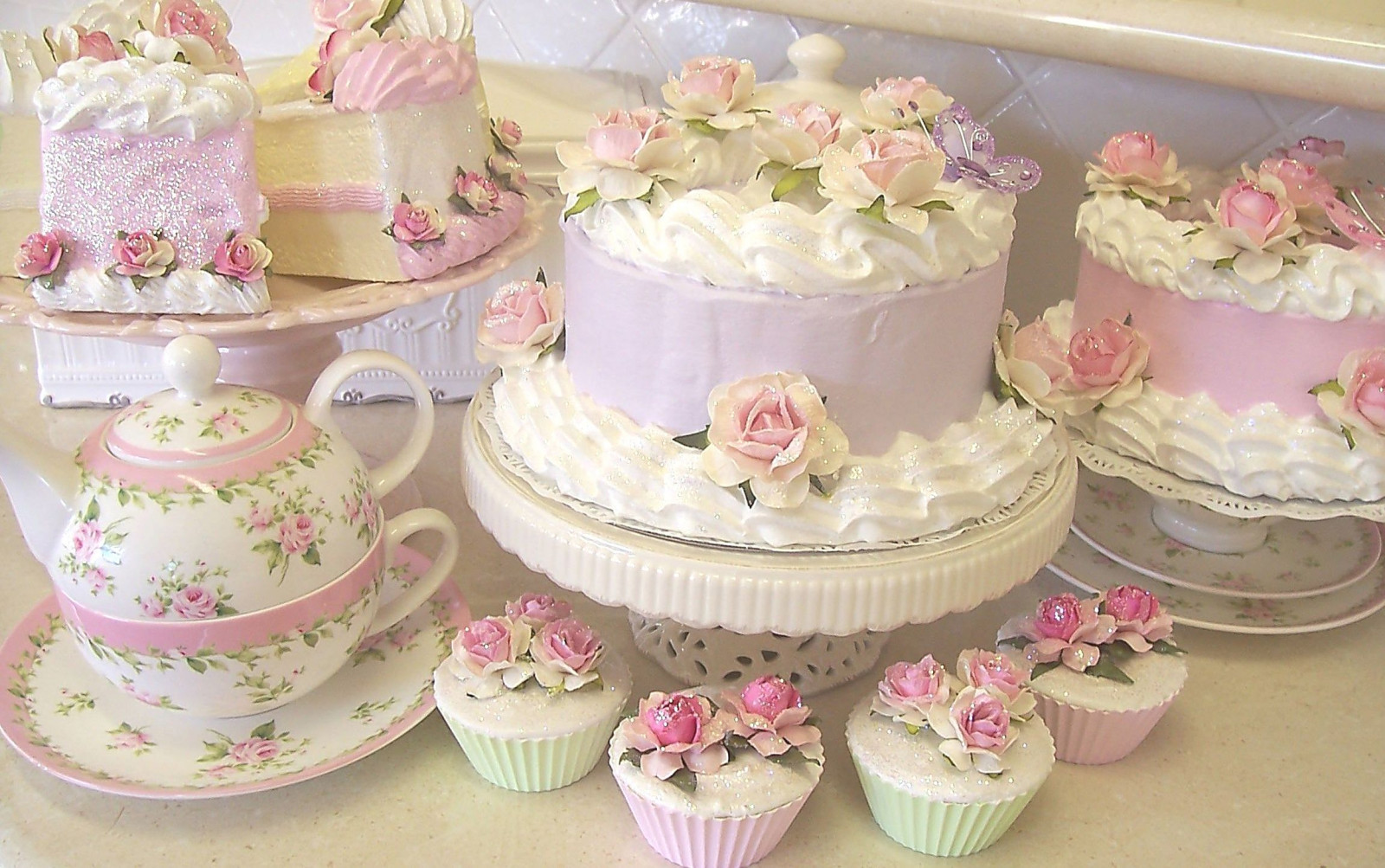 šlehačka, korzet, dort, Krém, dezert, sněhová pusinka, pečení, námraza, fondán, narozeniny, box, střevíc, 21., sladkost, petit čtyři, paklíč, svatební dort, krémem, dort zdobení, mléčný výrobek, svatební obřad dodávka, dort, cukrová pasta, Choo, Pastely, Výplně, royal icing, sugar cake, white cake mix