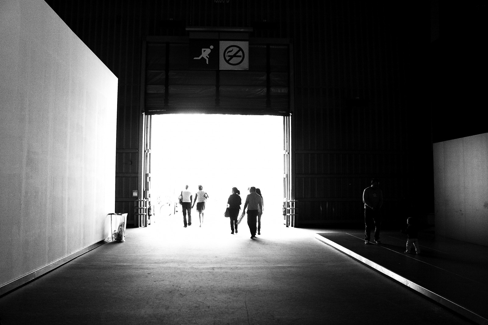 sort, monokrom, arkitektur, skygge, fotografering, symmetri, Afslut, infrastruktur, vinkel, lys, Gade syn, fotografi, mørke, noiretblanc, blackandwithe, photoderue, øjebliksbillede, urbanarte, photopascalcolin, sort og hvid, monokrom fotografering, dagslys, sortie, paris15, salondelauto