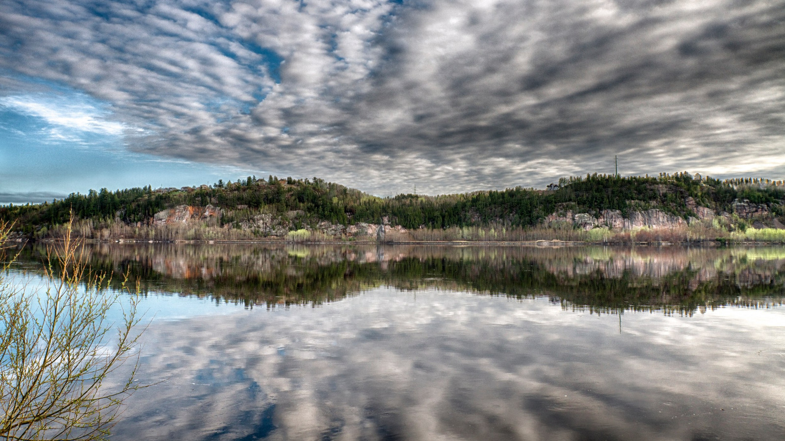 krajina, moře, jezero, voda, Příroda, pobřeží, odraz, tráva, nebe, ráno, řeka, Kánon, fjord, divočina, jaro, Quebec, paysage, mokřadní, 2014, mrak, strom, hora, nádrž, 7d, printemps, bažina, Saguenay, que bec, rivie re, saguenaylacsaintjean, paysagedusaguenay, jezero, saguenaylacstjean, saguenaylandscape, Chicoutimi, ef1635mmf28liiusm, printanie re, normandgaudreault, místo výskytu, přírodní prostředí, atmosférický jev