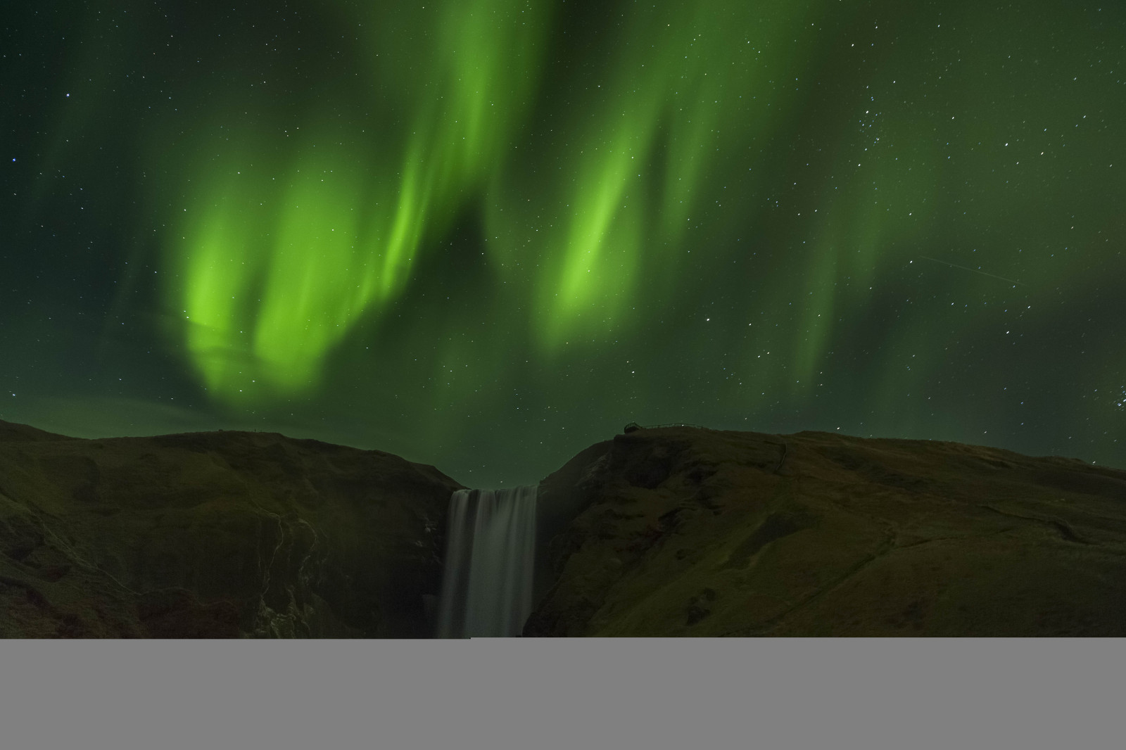 hory, vodopád, Photoshop, zelená, řeka, atmosféra, Island, jitřenka, Lightroom, Skogafoss, longexposure, krása, Zeiss, carlzeiss, ze, distagont2821, distagon2128ze, Severní polární záře, polární záře, longshuttertime, canon5dmarklll