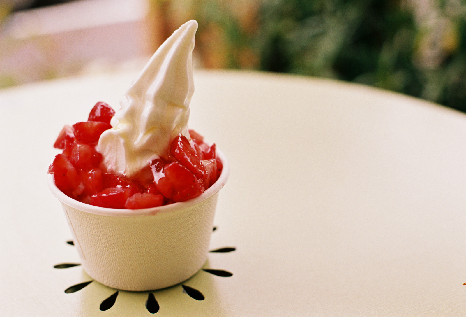 Červené, bílý, film, 35MM, ISO100, Izrael, telaviv, jahoda, zmrzlina, jogurt, f5, Yogo, Orhiltch, Fujiproplusiiiso100, Fujicolorproplusii100