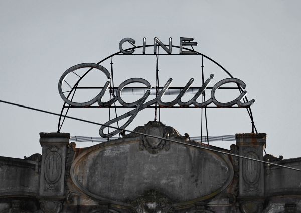 sign,typography,Porto,signage,type,lettering