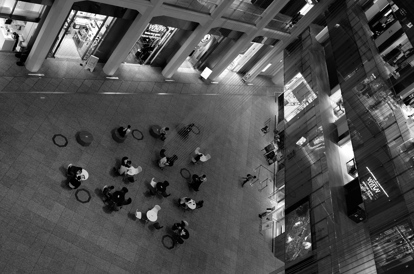 Japonsko, bílý, Černá, černobílý, vozidlo, fotografování, Leica, Tokio, jp, světlo, CC, tvar, design, fotografie, tma, T, kitte, leicat, Summicron, CreativeCommons, summicron235, 235, obraz, Černý a bílý, monochromatické fotografování