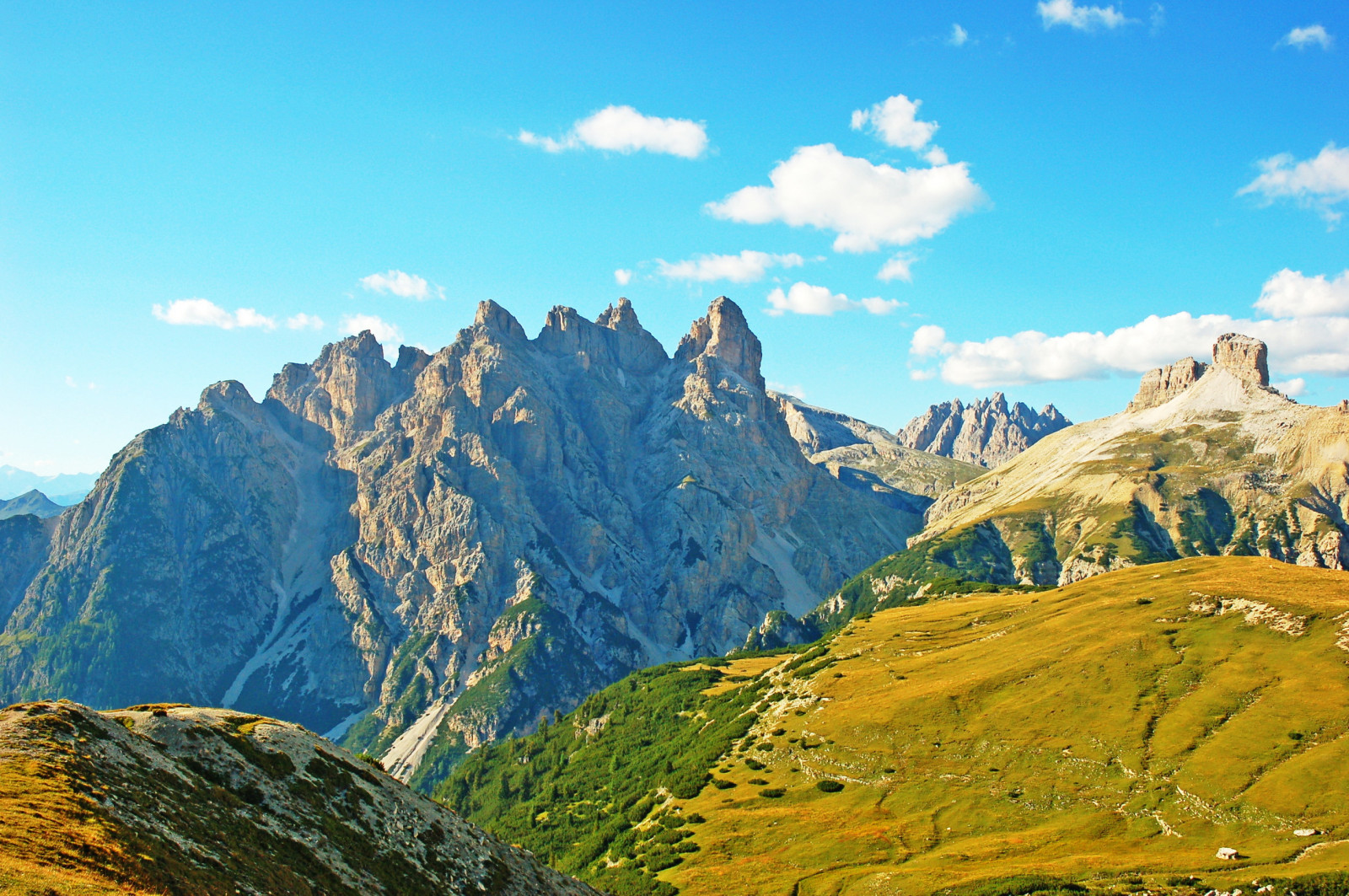 peisaj, munţi, Italia, deal, natură, iarbă, parc, parc național, vale, treci de munte, pustie, Alpi, vârf, platou, creastă, Munte, luncă, forme de relief muntoase, landform, caracteristică geografică, șir de munți, căzut