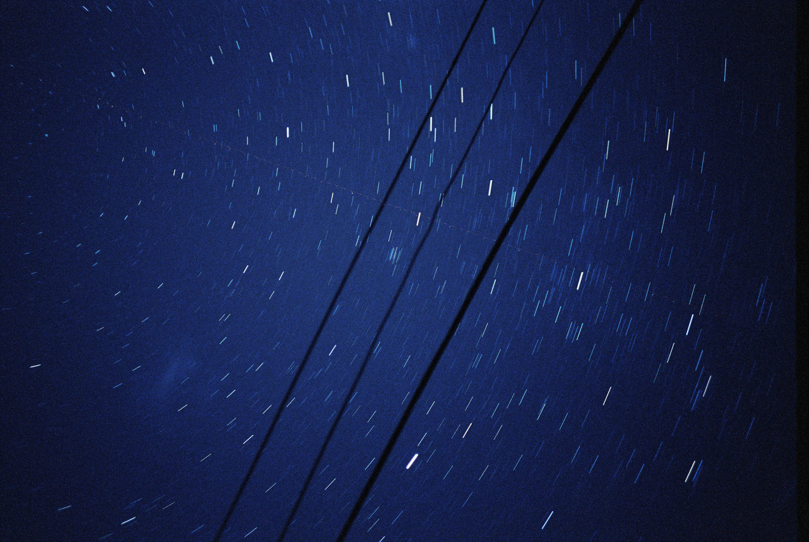 longexposure, film, analog, 35MM, fly, stjerner, lys, Lomography, lomolca, elledninger, nattehimmel, Portra, vignet, startrails, expiredfilm, fiveminuteexposure, formemory, kodakportranc400, expired2007