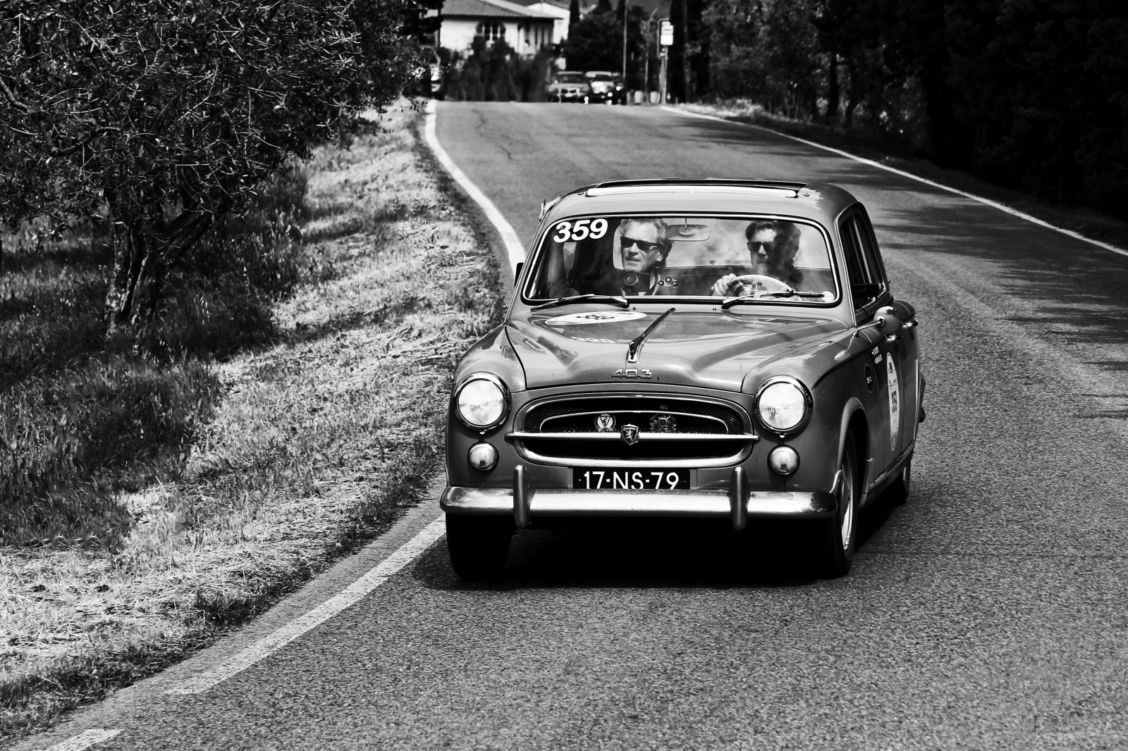 einfarbig, Italien, Auto, Fahrzeug, Fotografie, Florenz, Firenze, 2013, Klassisches Auto, Toskana, Leistungsauto, Peugeot, Schwenken, Italien, Rad, Auto, klassisch, Toscana, Vigilantphotographersunite, Schnappschuss, Motorsport, Millemiglia, 1000miglia, Schwarz und weiß, Monochrome fotografie, Automobil-Design, Kompaktwagen, Kraftfahrzeug, Stadtauto, Mittleres Auto, Autodepoca, Chiesanuova, Sancasciano, Collinefiorentine