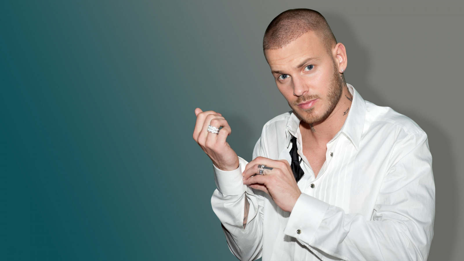 Mpokora, Borste, Hemd, Ringe, Schau