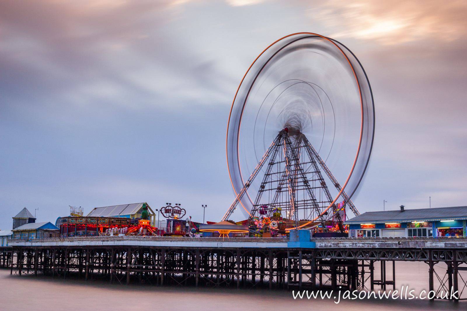 zábavní park, mezník, turistická atrakce, Ruské kolo, nebe, zábavní jízda, veletrh, fixed link, rekreace, voda, mrak, Cestovní ruch, horská dráha, volný čas