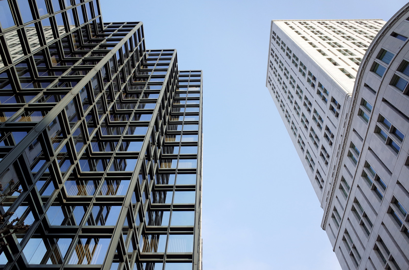 costruzione, area metropolitana, metropoli, grattacielo, palazzone, area urbana, punto di riferimento, cielo, giorno, condominio, architettura, struttura, Zona residenziale, città, edificio commerciale, sede centrale, facciata, uso misto, Torre, quartier generale, angolo, centro, simmetria