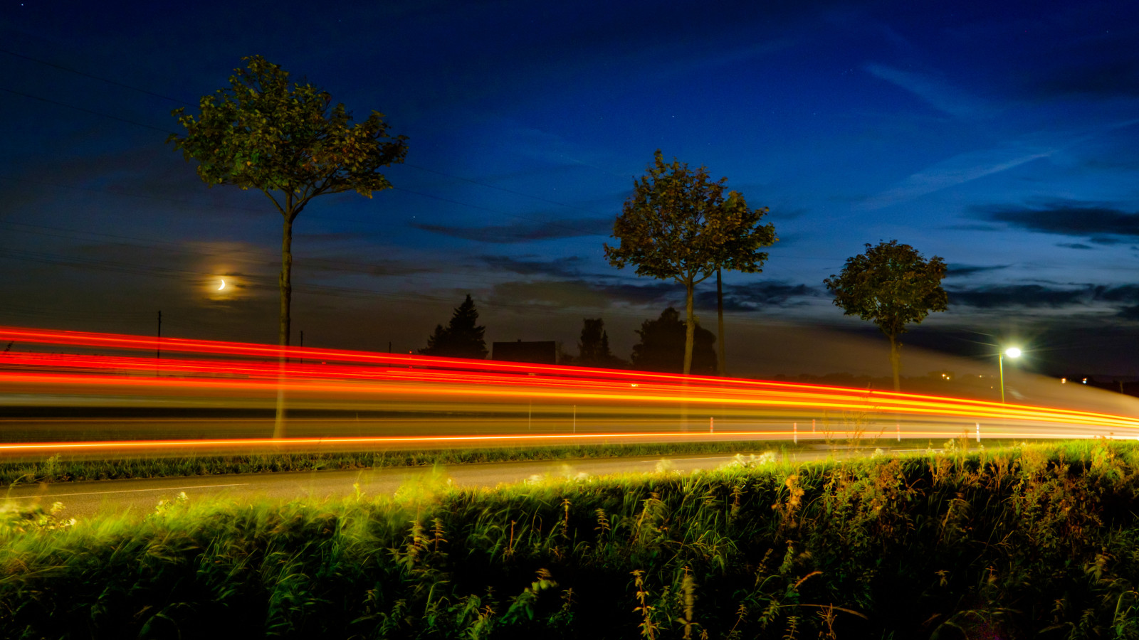 slunečnímu záření, světla, pouliční osvětlení, temný, západ slunce, ulice, noc, odraz, nebe, pole, silnice, mraky, svítání, večer, ráno, Německo, horizont, Dálnice, soumrak, Bielefeld, světlo, barva, mrak, strom, svítání, osvětlení, tma