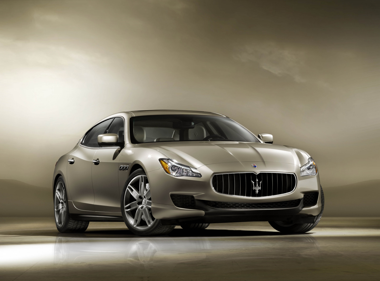 auto, vozidlo, sportovní auto, Maserati, 2013, výkon auta, limuzína, netcarshow, netcar, obrázky vozidel, photo auto, Quattroporte, superauto, pozemní vozidla, automobilového designu, automobil make, luxusní vůz, osobní luxusní automobil, výkonné auto, series bmw 6, Maserati Quattroporte