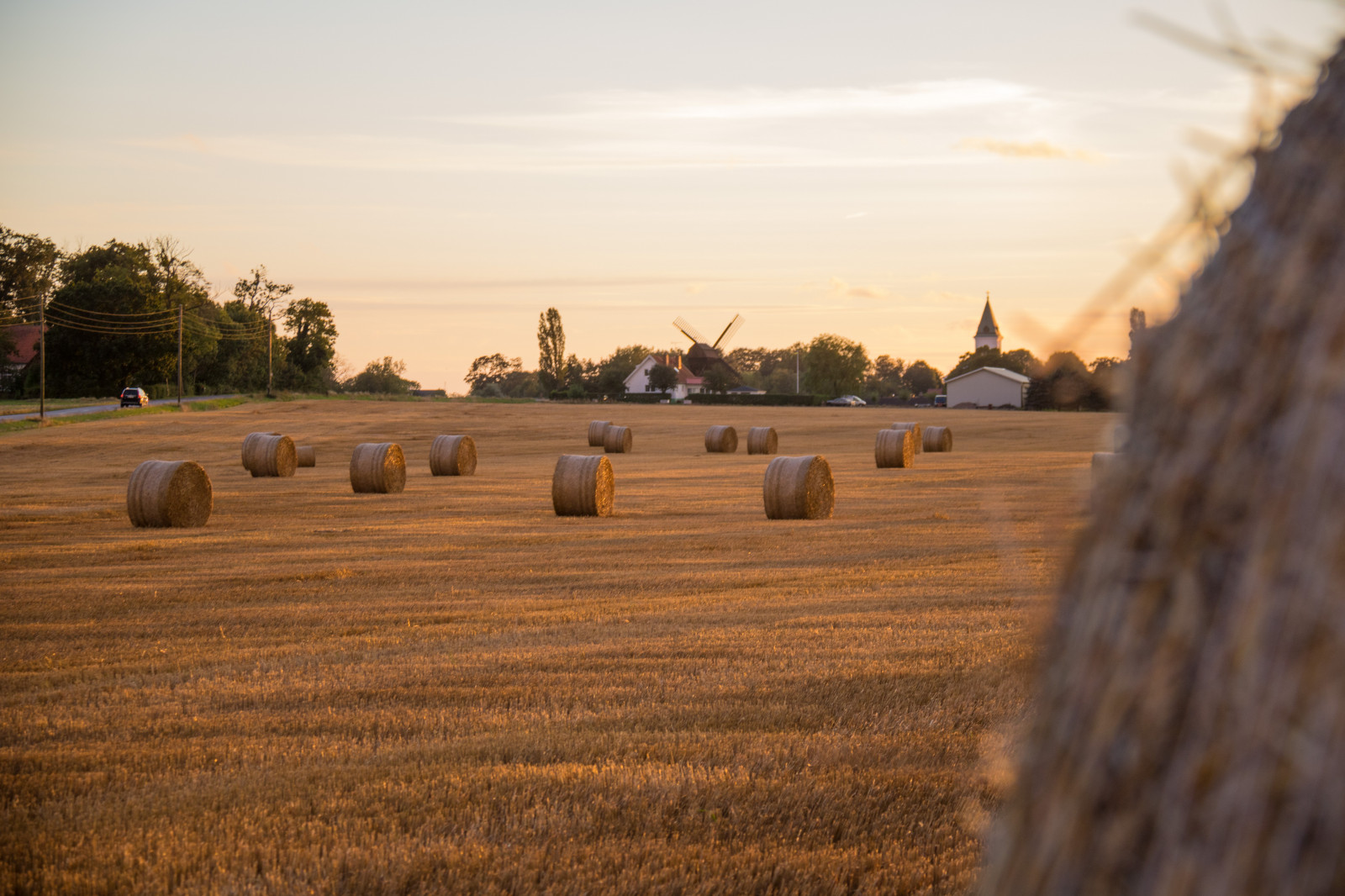 slunečnímu záření, krajina, západ slunce, tráva, nebe, pole, večer, ráno, hospodařit, mrak, strom, podzim, rostlina, zlatá hodina, nebe, solnedg ng, moln, s dersl tt, landskap, exif modelu canoneos760d, geocountry, Kamera aby kánon, geocity, Model fotoaparátu canoneos760d, geostate, geolocation, EXIF čočka efs18200mmf3556is, exif aby kánon, EXIF isospeed 100, exif focallength 60mm, EXIF otvor 50, s dra od, halmrulle, gyllenetimmen, stéblo, rohlíky, strawrolls, zemědělství, venkov, tráva rodina