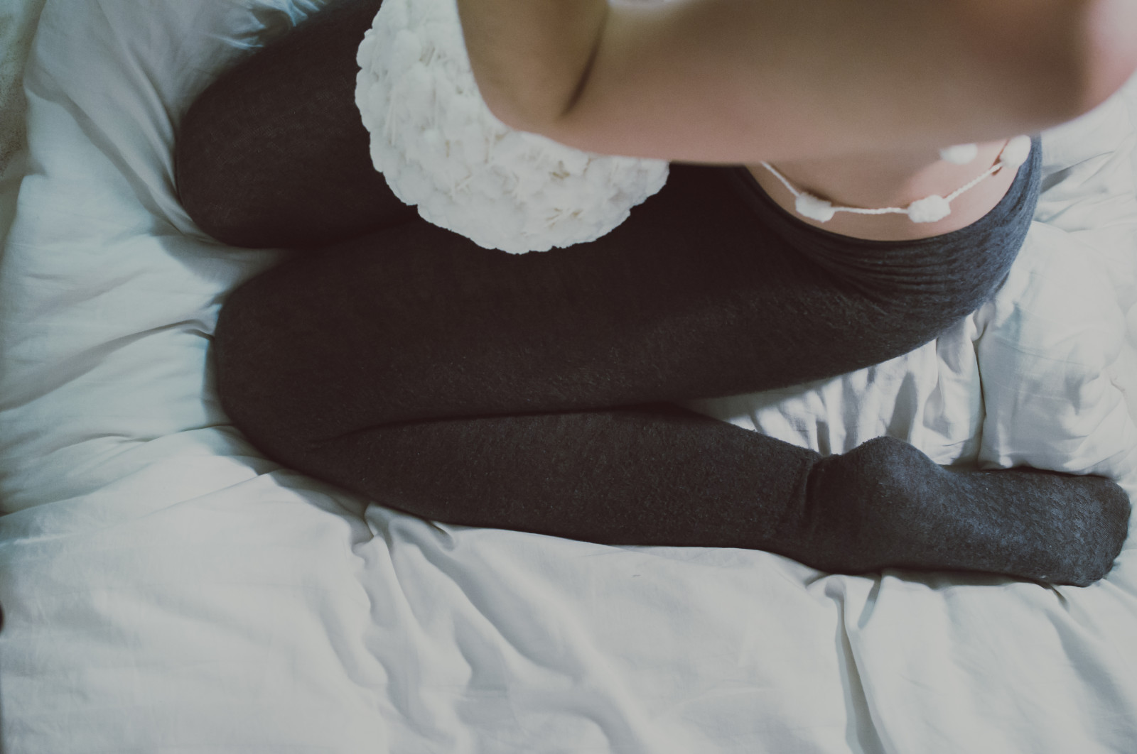 modrý, světlo, lidé, bílý, vlna, dívka, digitální, já, Šedá, postel, Nikon, nohy, povlečení na postel, příze, uvnitř, bez tváře, Birdseyeview, bambule, Nickdrake, Waytoblue, nikond90, Nikkor40mmf28micro