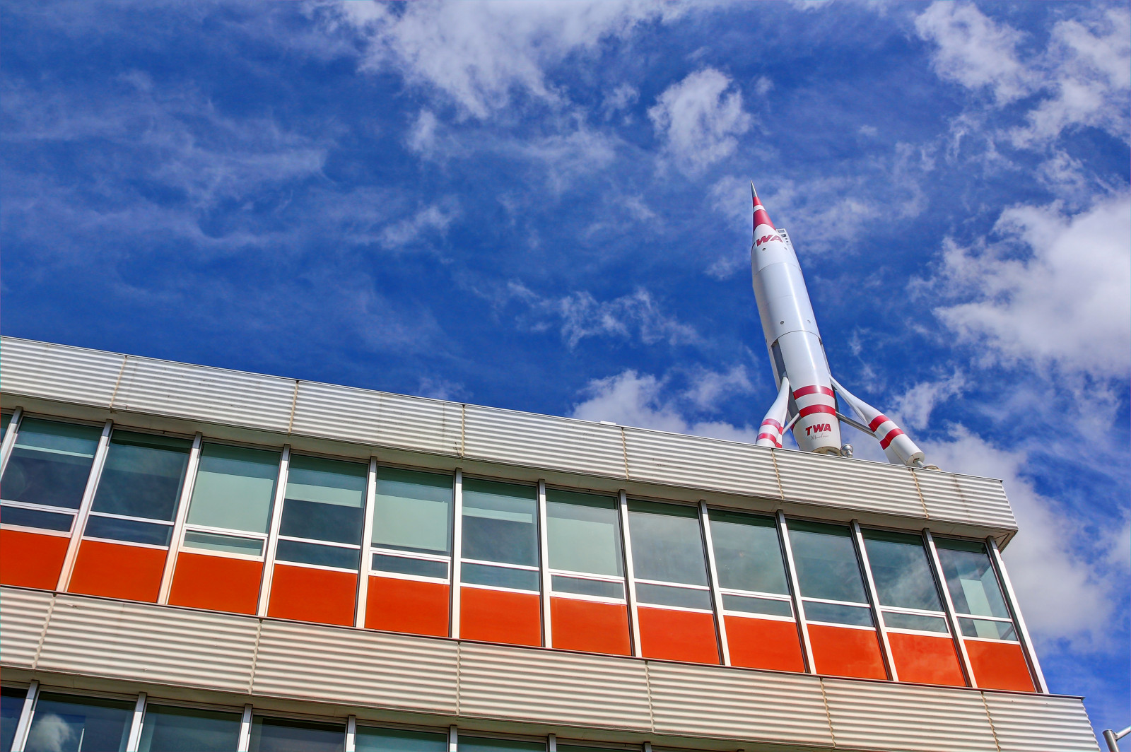 Wallpaper Twa Moonliner Headquarters Rocket Ship Rocketeer Sky wallpaper-twa-moonliner-headquarters-rocket-ship-rocketeer-sky