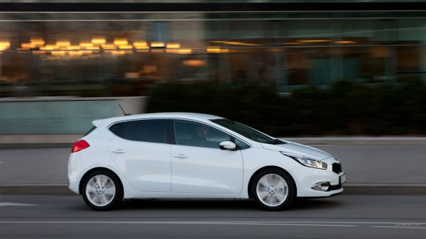 car,vehicle,white cars,Kia Cee'd,land vehicle,automotive design