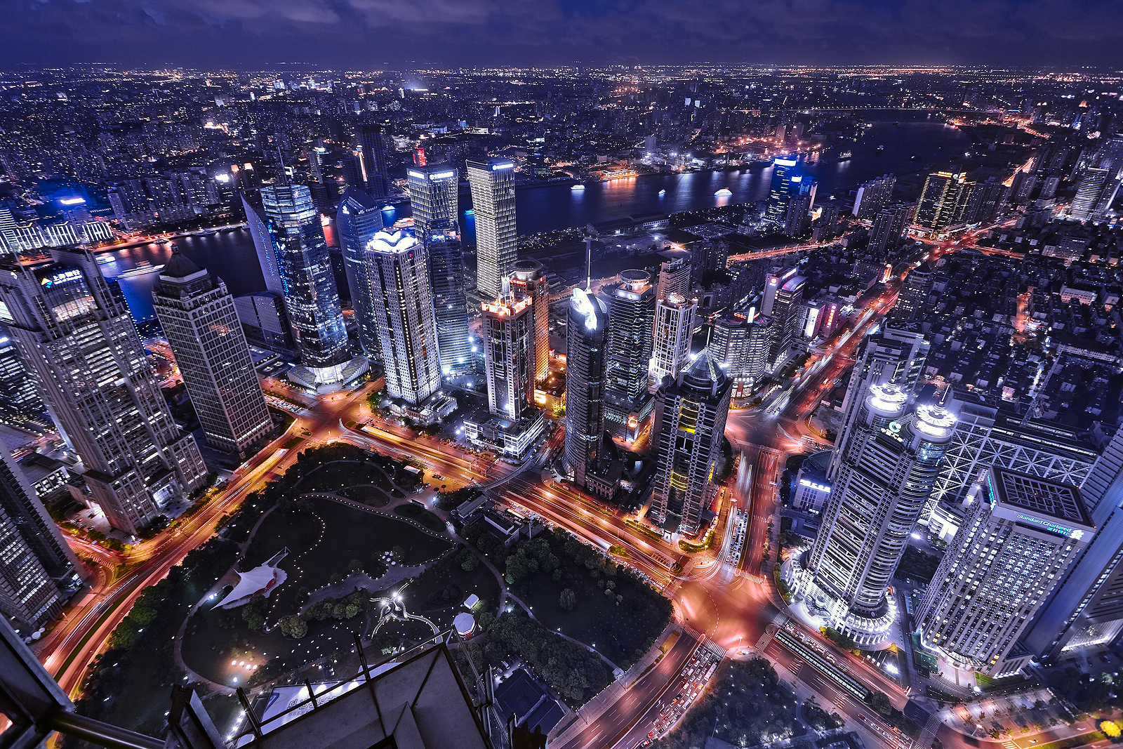 by, gade, bybilledet, nat, arkitektur, Kina, bygning, himmel, vej, skyline, skyskraber, tårn, Canon, fugleperspektiv, metropol, Shanghai, viadukt, downtown, rejse, blinkagain, bygninger, klar, CBD, skyfri himmel, dagtimerne, byområde, computer tapet, atmosfære af jord, hovedstadsområde, højhus, luftfotografering, inspirerende, motorveje, skyscraping