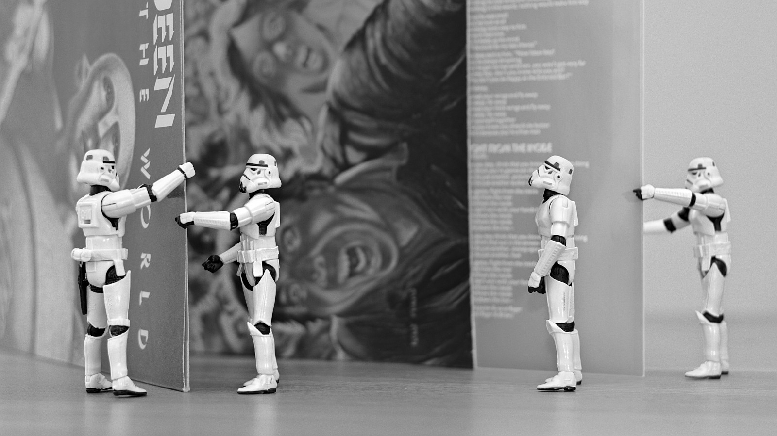 hvězda, hvězdné války, stormtrooper, stormtroopers, starwarstrooper, strobist, aufgabe, Černá, tělesné, Blass, Černý a bílý, SW, Kánon, canoneos60d, chladný, digitální, detail, deutschland, temný, Dunkel, zkreslení, dof, smrt, eos, ef, eos60d, Ttigt, goldfocus, Německo, skvělý, obří, geringesch rfentiefe, Královna, zprávy, svět, Newsoftheworld, šťastný, happyshooting, hsbilderflut, Hsnews, HASBRO, Císařský, cesta, kult, licht, světlo, Lichter, světla, černobílý, Mono, nophotoshop, starý, golddragon, noiretblanc